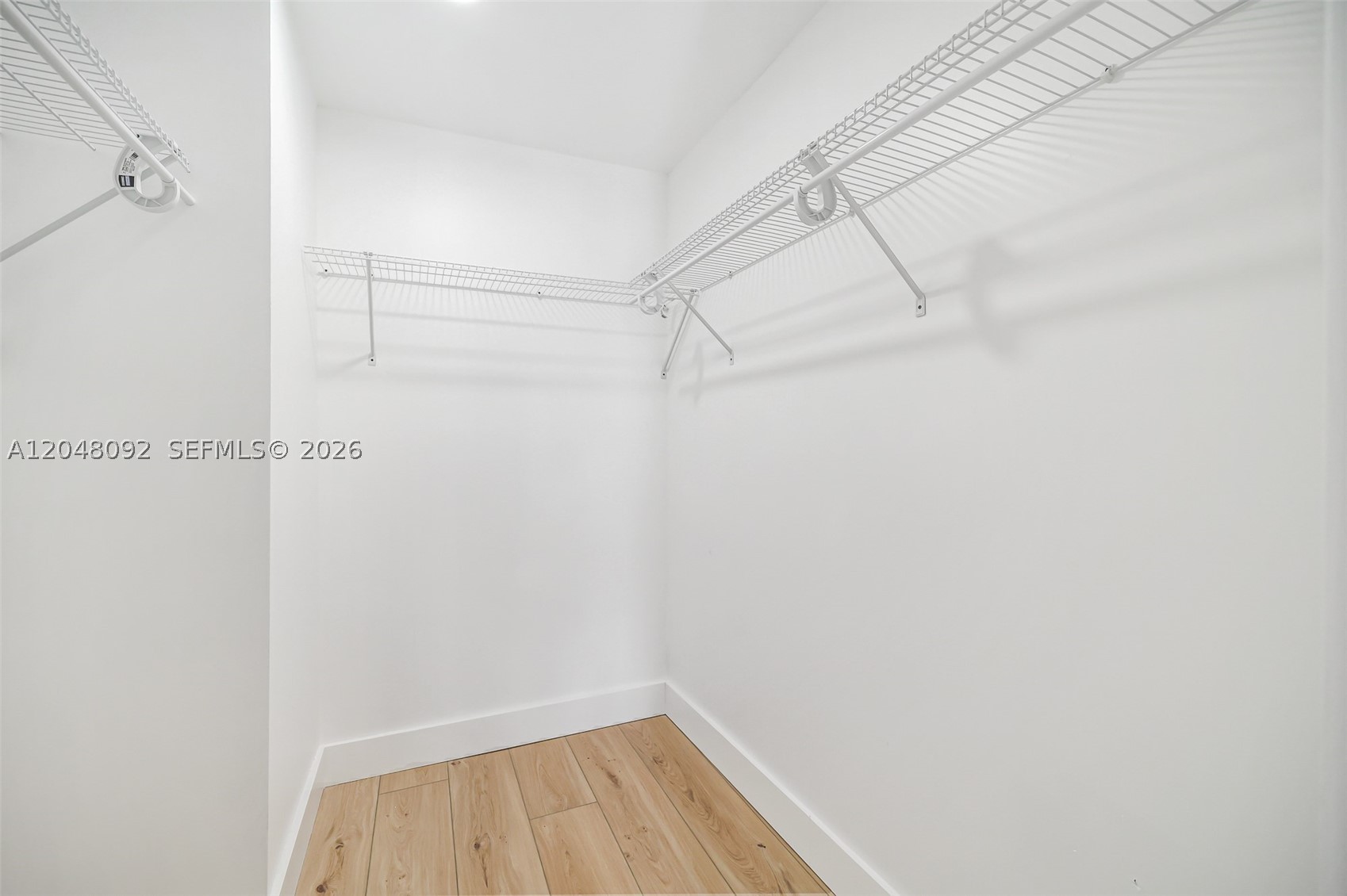 LENOX WOODS - Residential