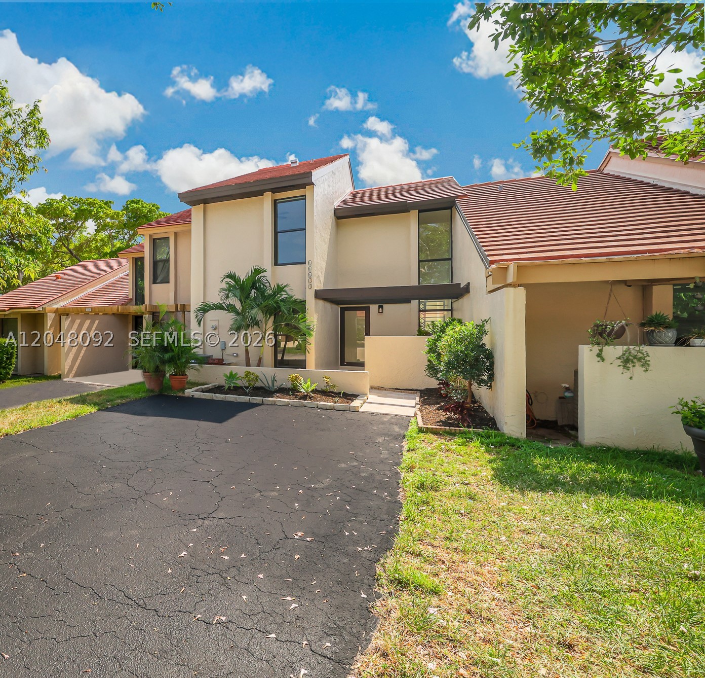 LENOX WOODS - Residential