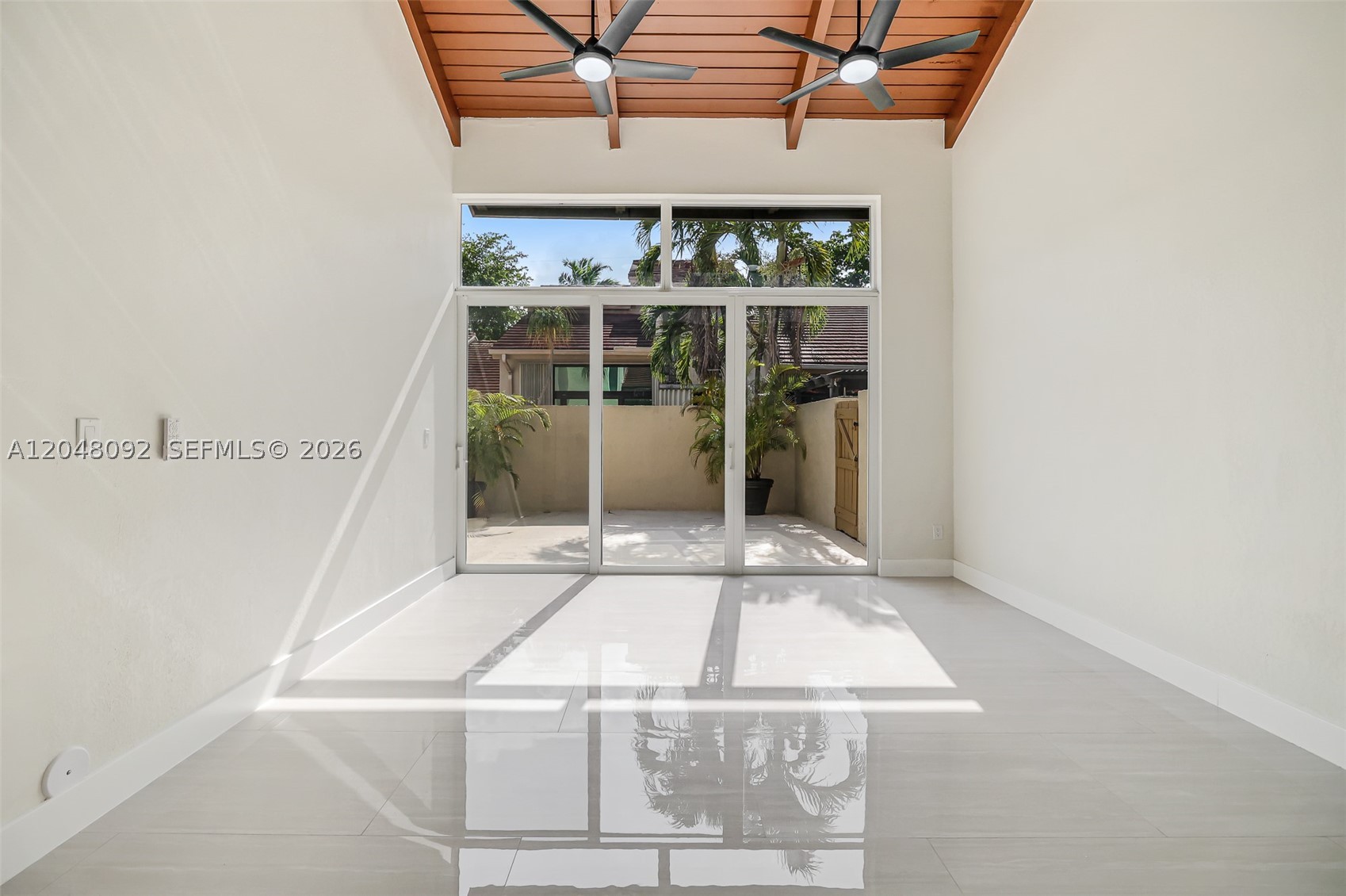 LENOX WOODS - Residential