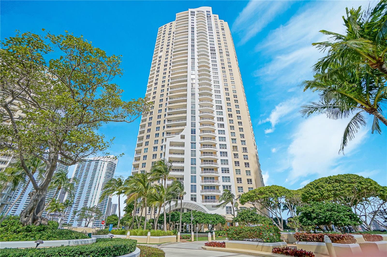 THREE TEQUESTA POINT COND - Residential