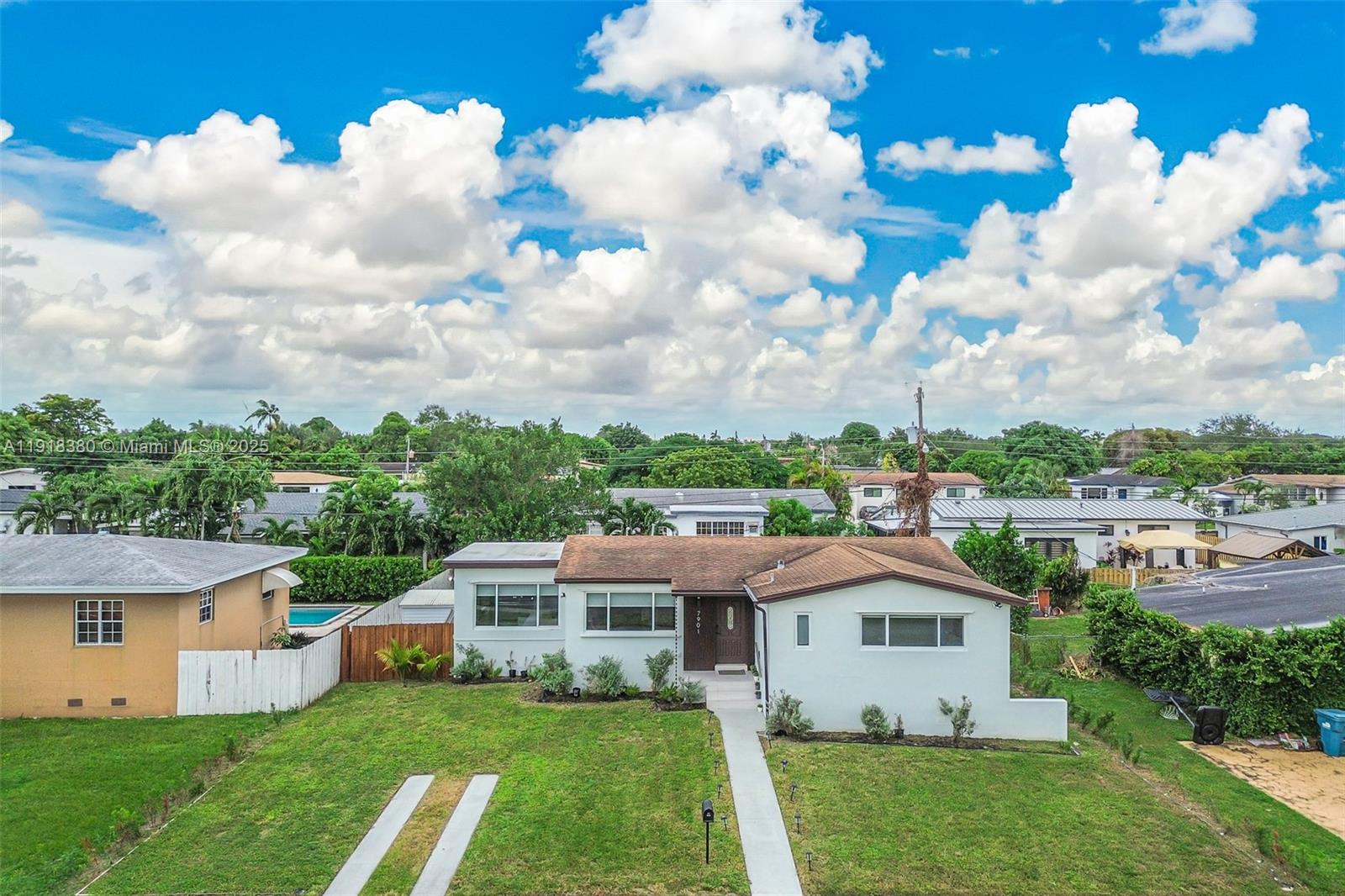 MIRACLE MANOR 3RD ADDN - Residential