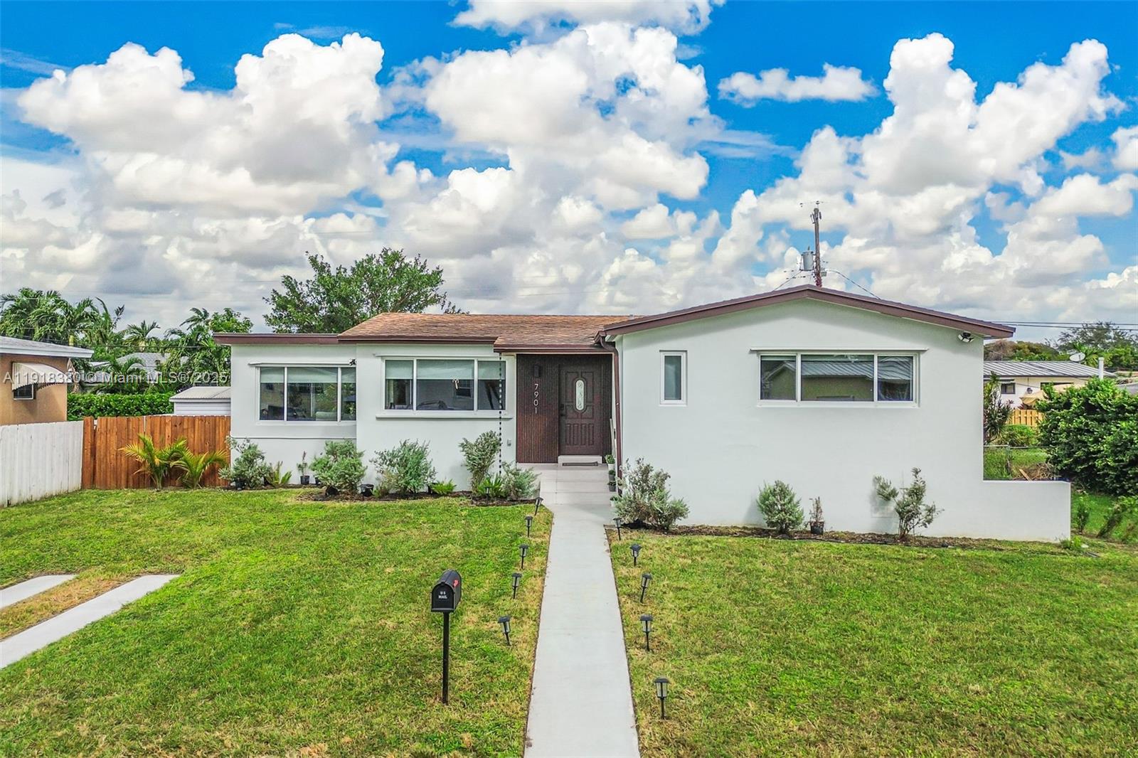 MIRACLE MANOR 3RD ADDN - Residential