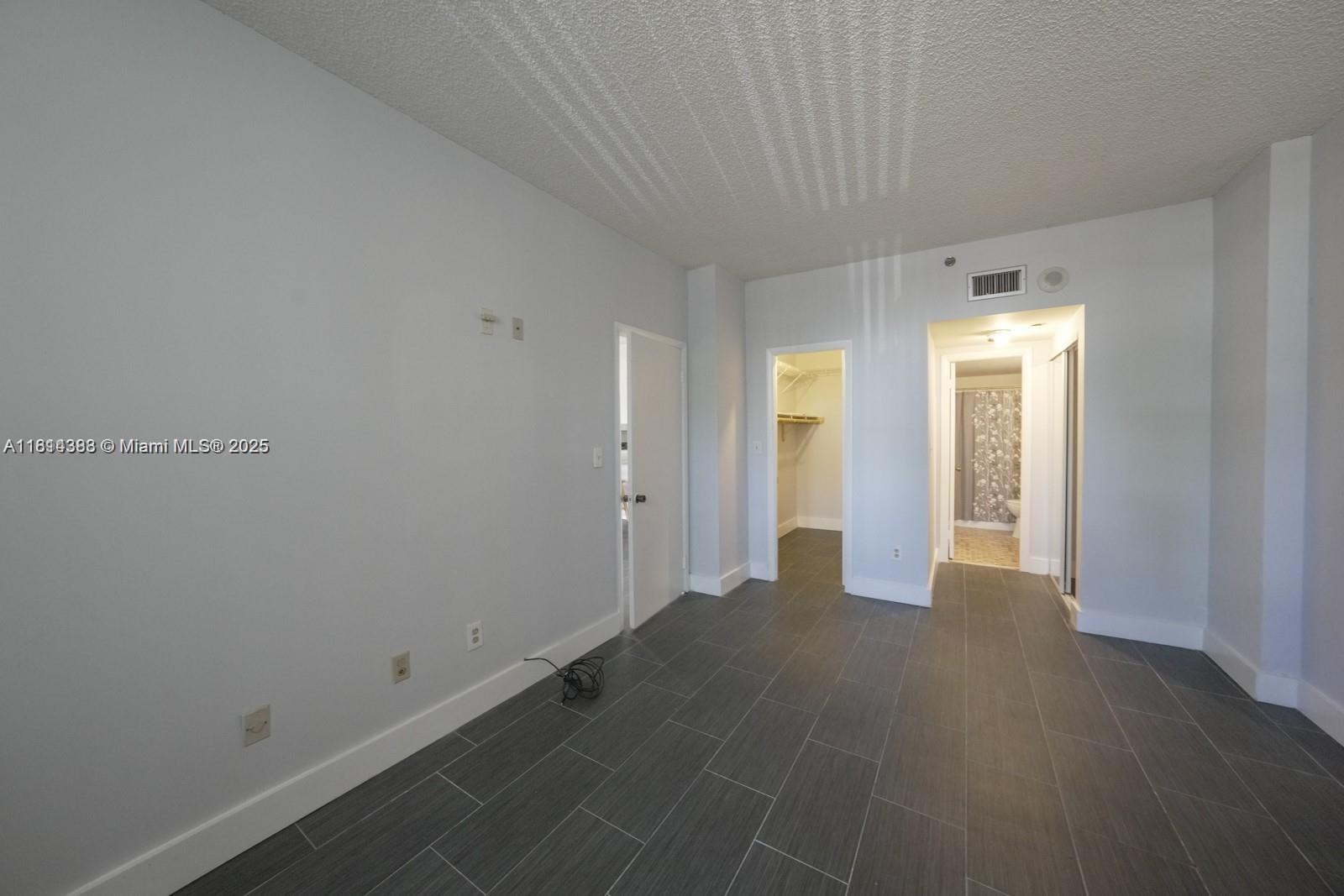 GREENWICH PH I CONDO - Residential Lease
