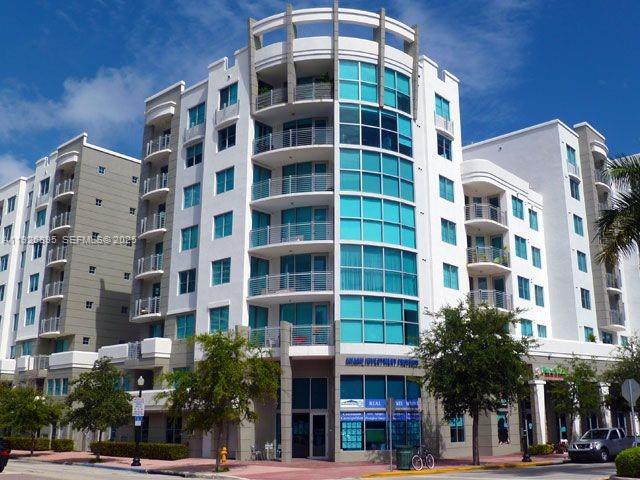 THE COSMOPOLITAN - Residential Lease