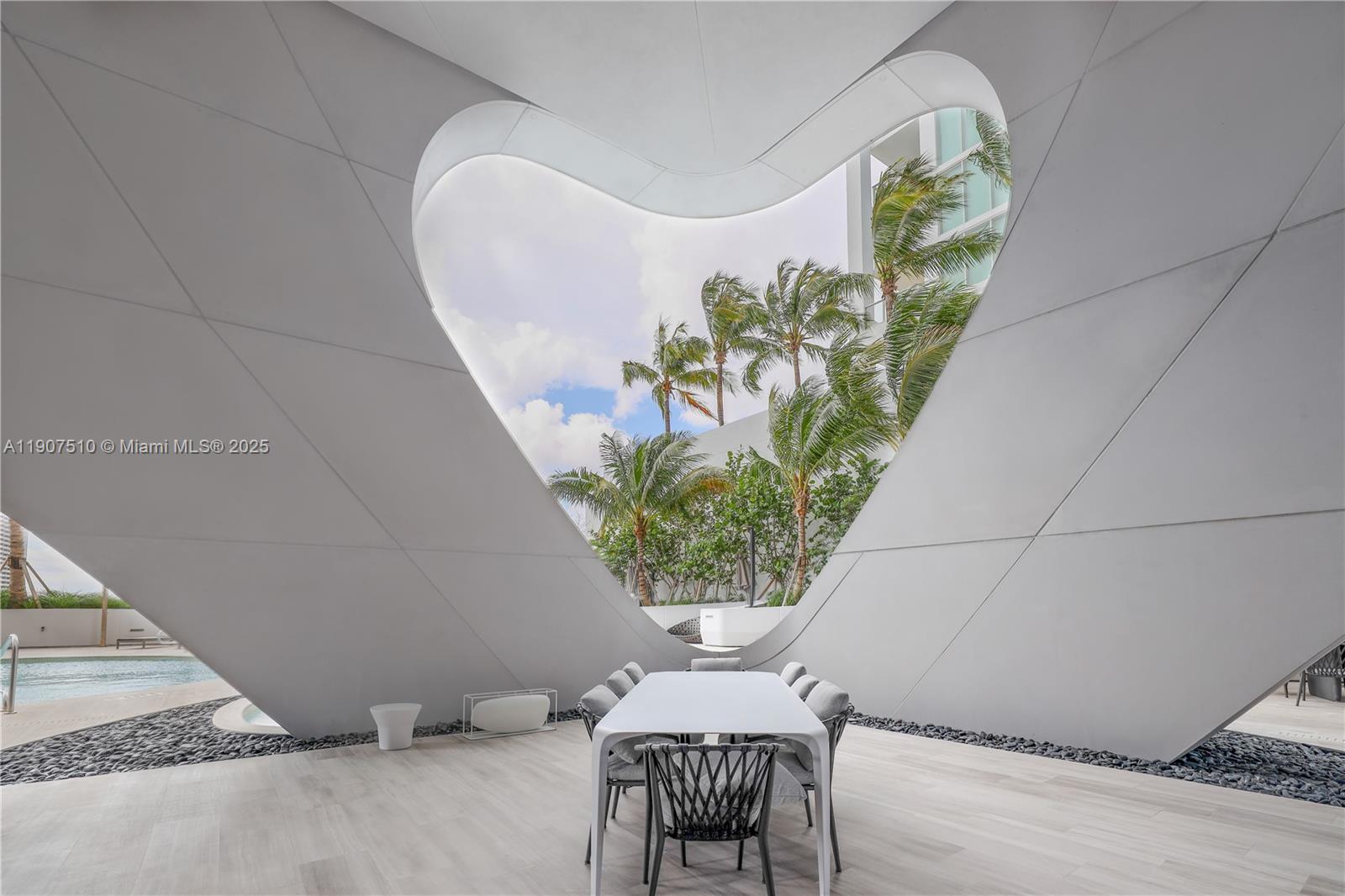 1000 Museum - Residential