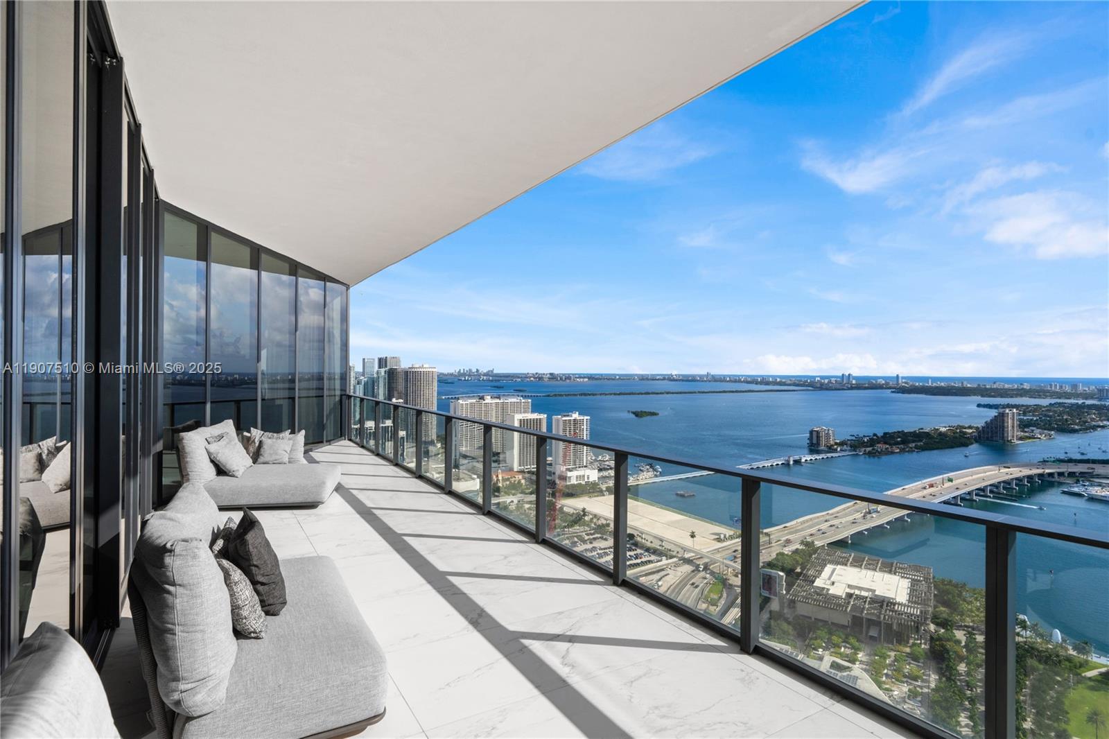 1000 Museum - Residential