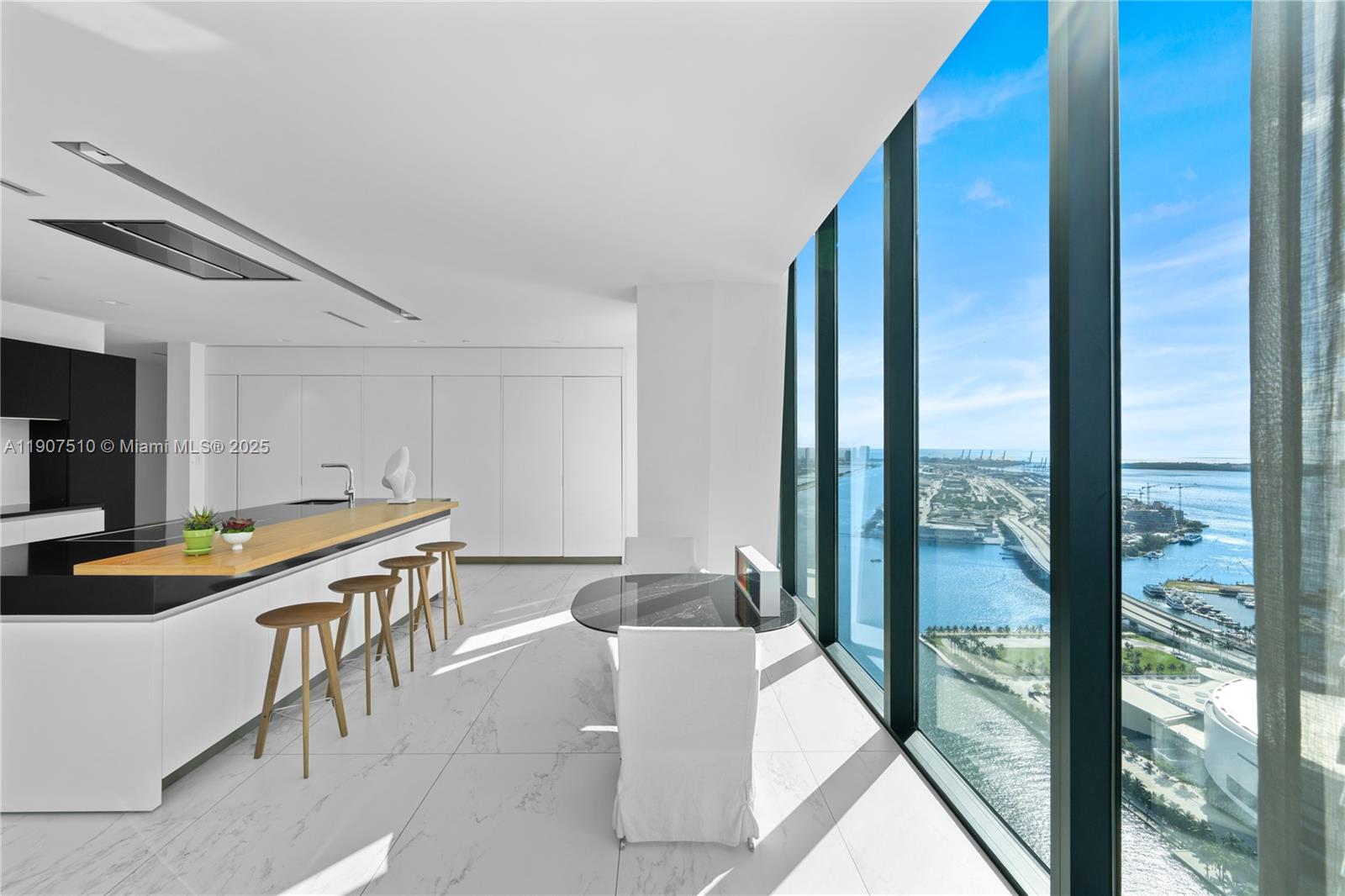 1000 Museum - Residential
