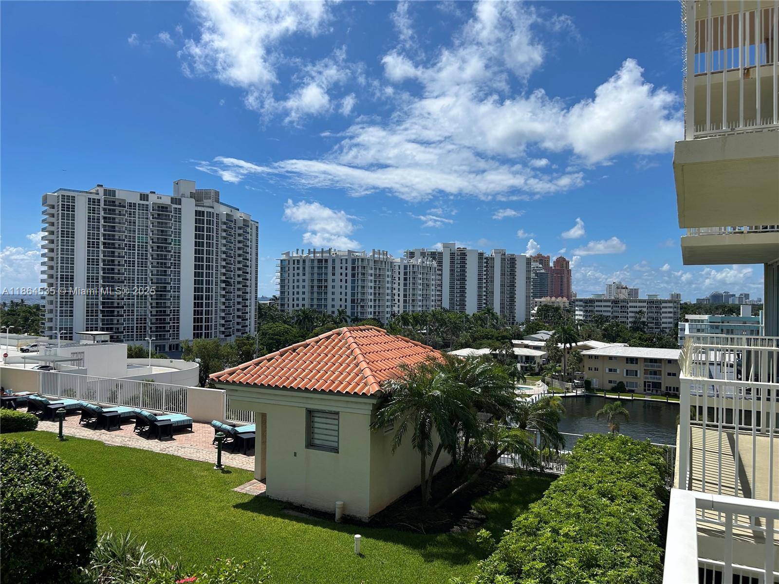 TIDES AT BRIDGESIDE SQUAR - Residential