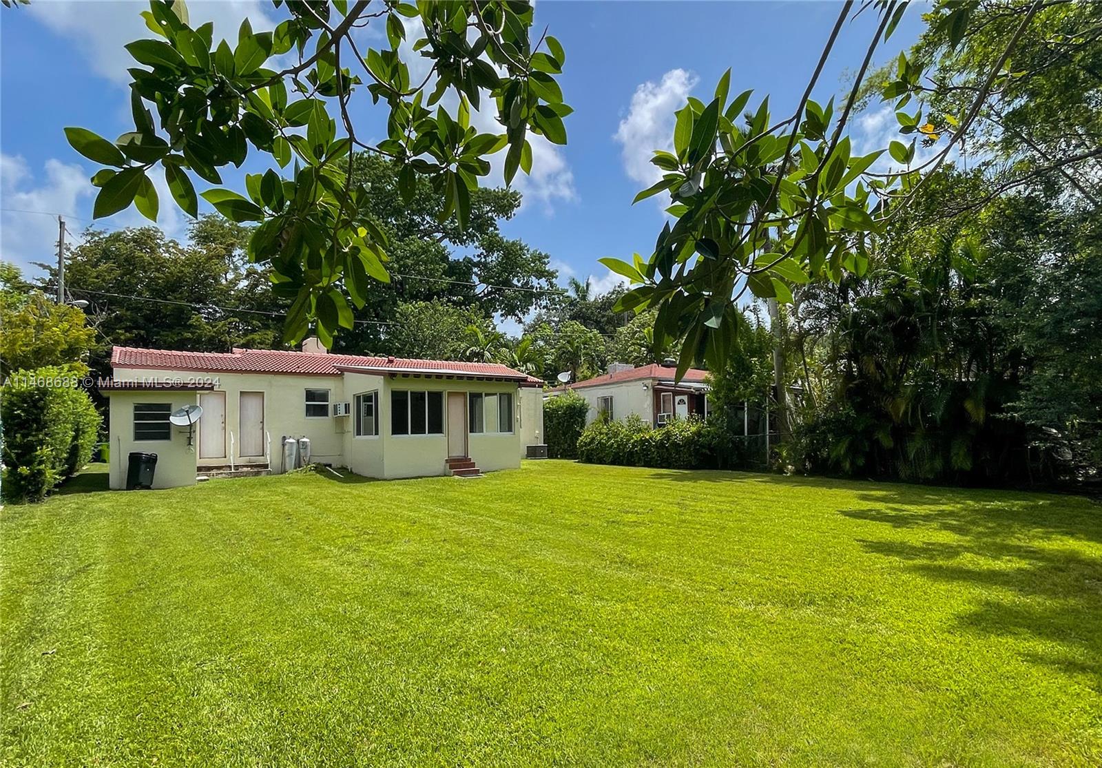 SHERWOOD FOREST - Residential Lease