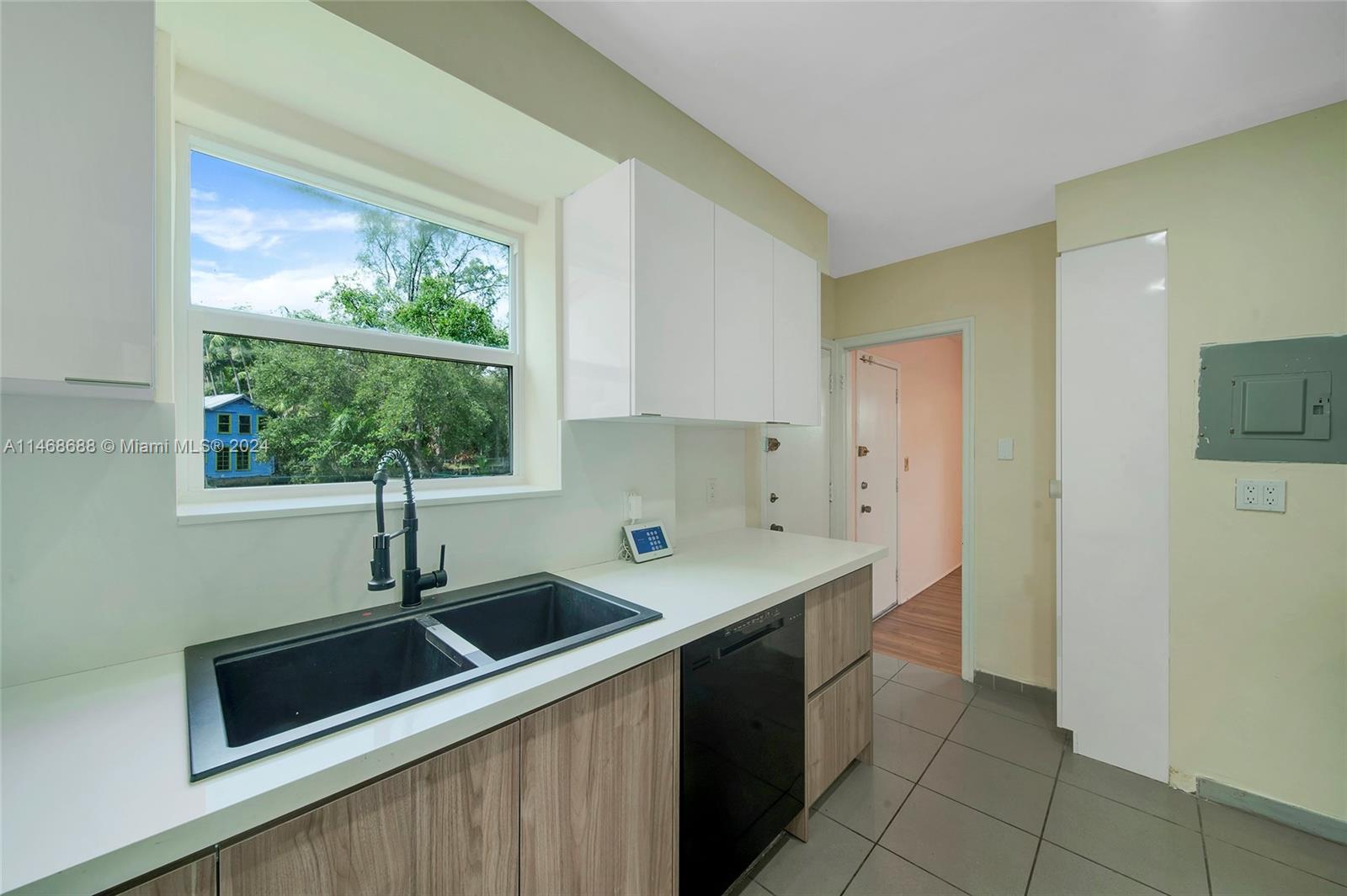 SHERWOOD FOREST - Residential Lease