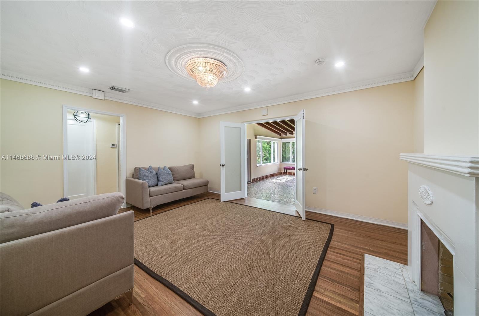 SHERWOOD FOREST - Residential Lease