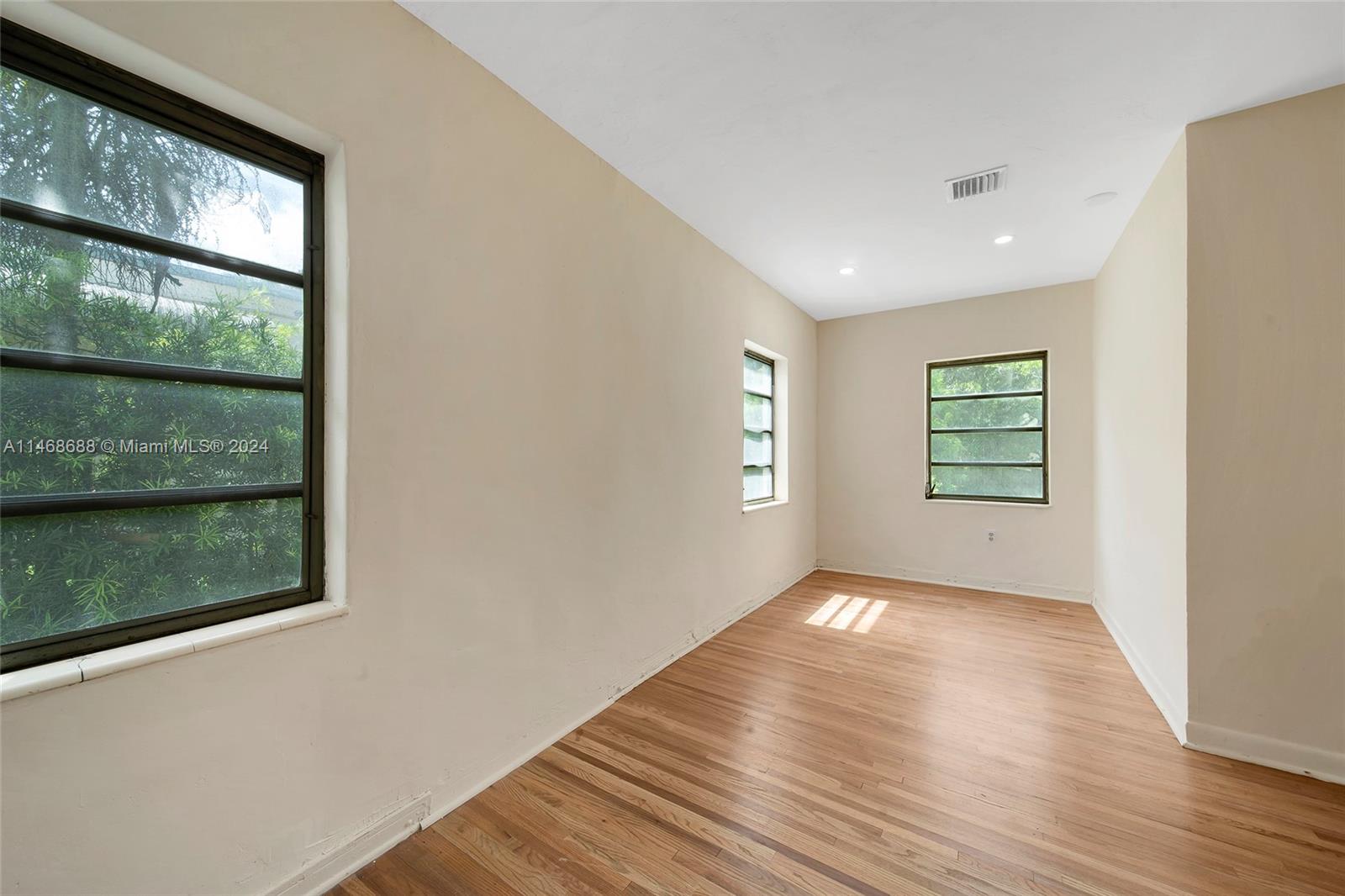 SHERWOOD FOREST - Residential Lease