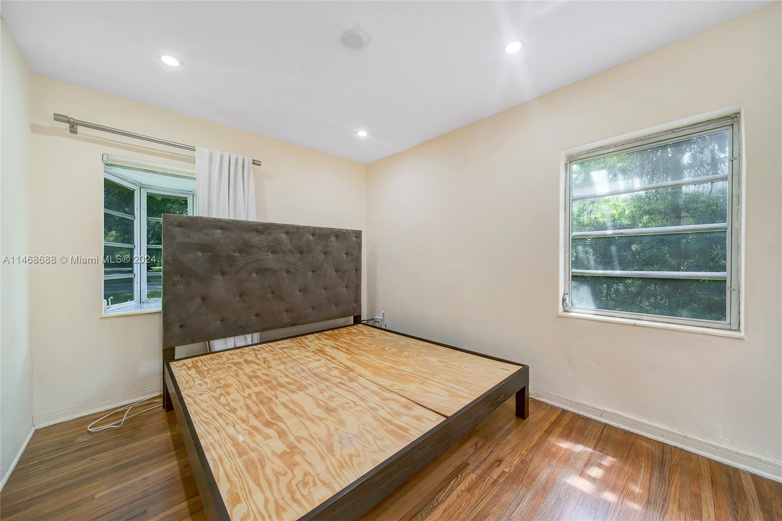 SHERWOOD FOREST - Residential Lease