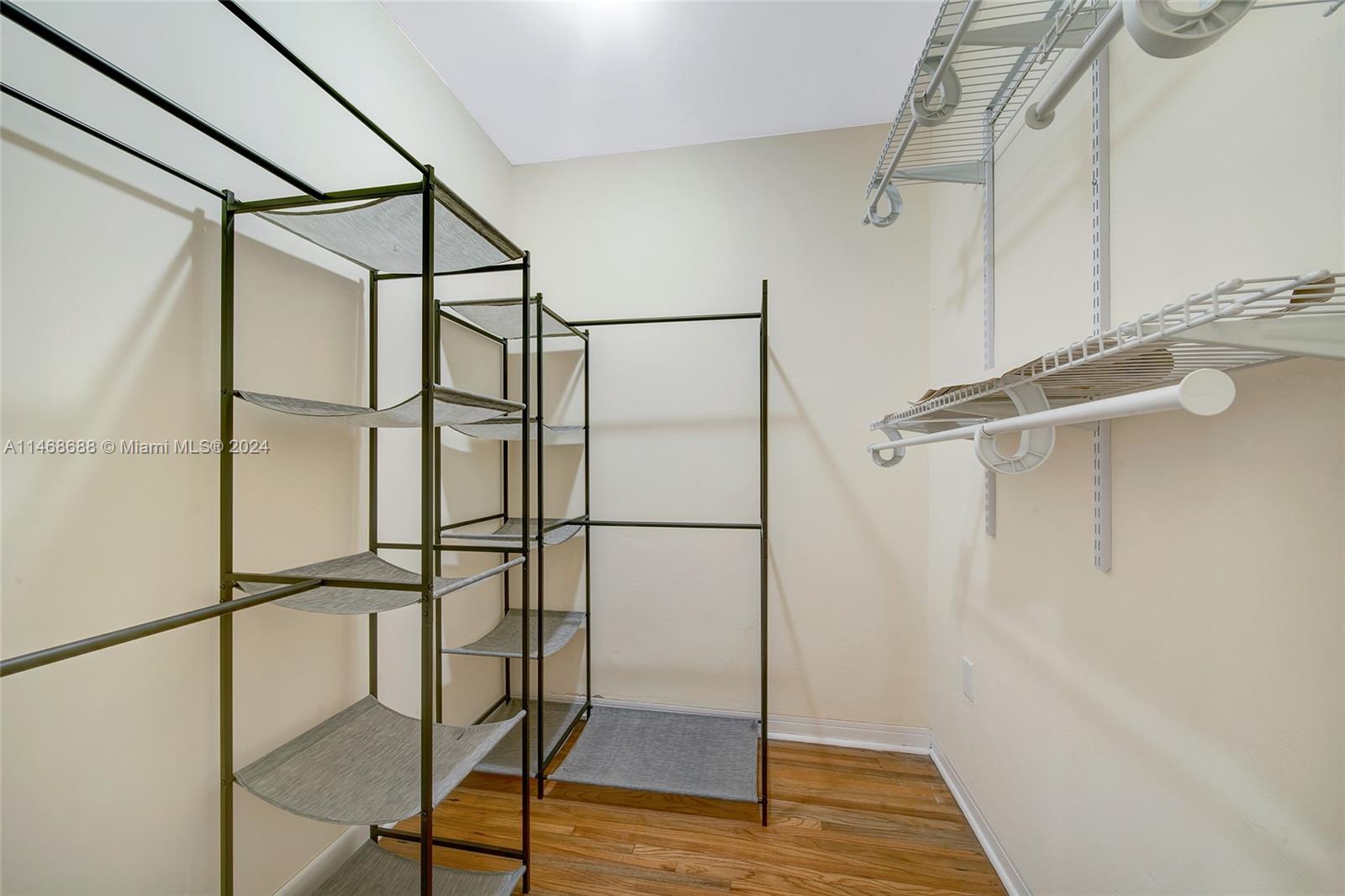 SHERWOOD FOREST - Residential Lease