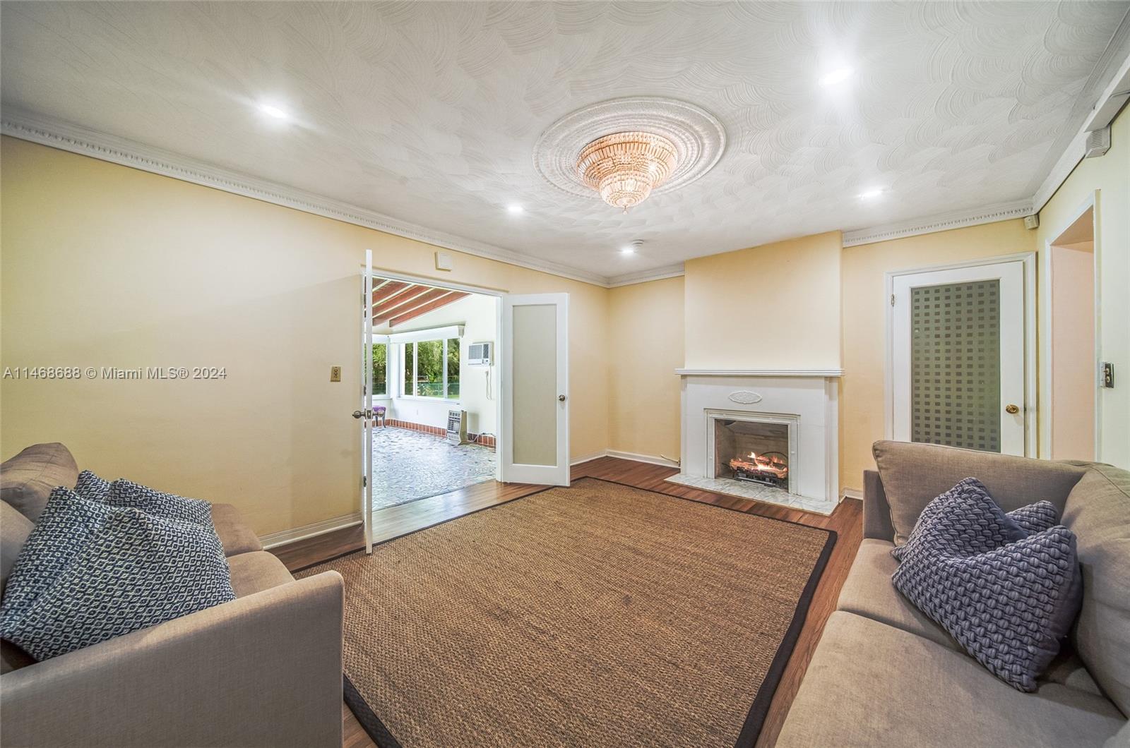 SHERWOOD FOREST - Residential Lease
