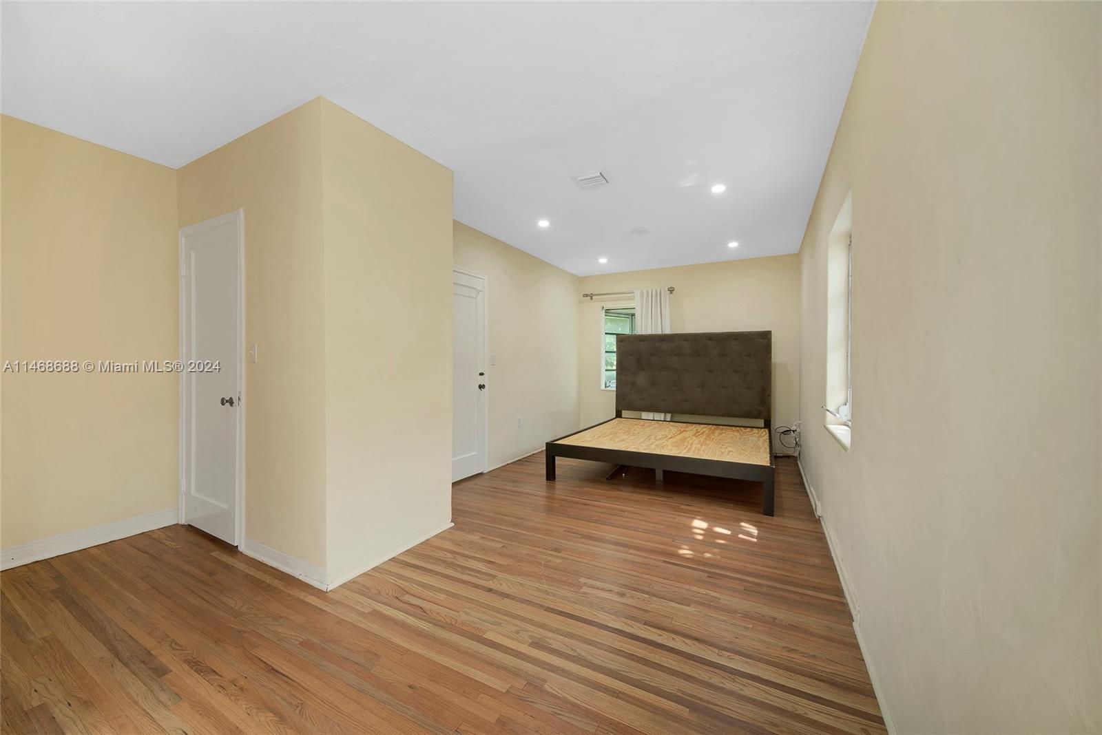 SHERWOOD FOREST - Residential Lease