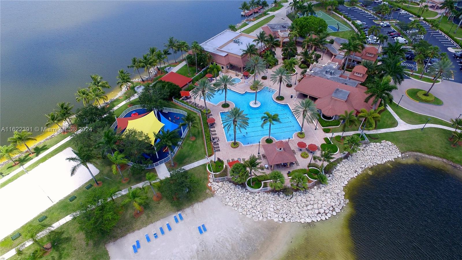 SUNSET LAKES PLAT TWO - Residential