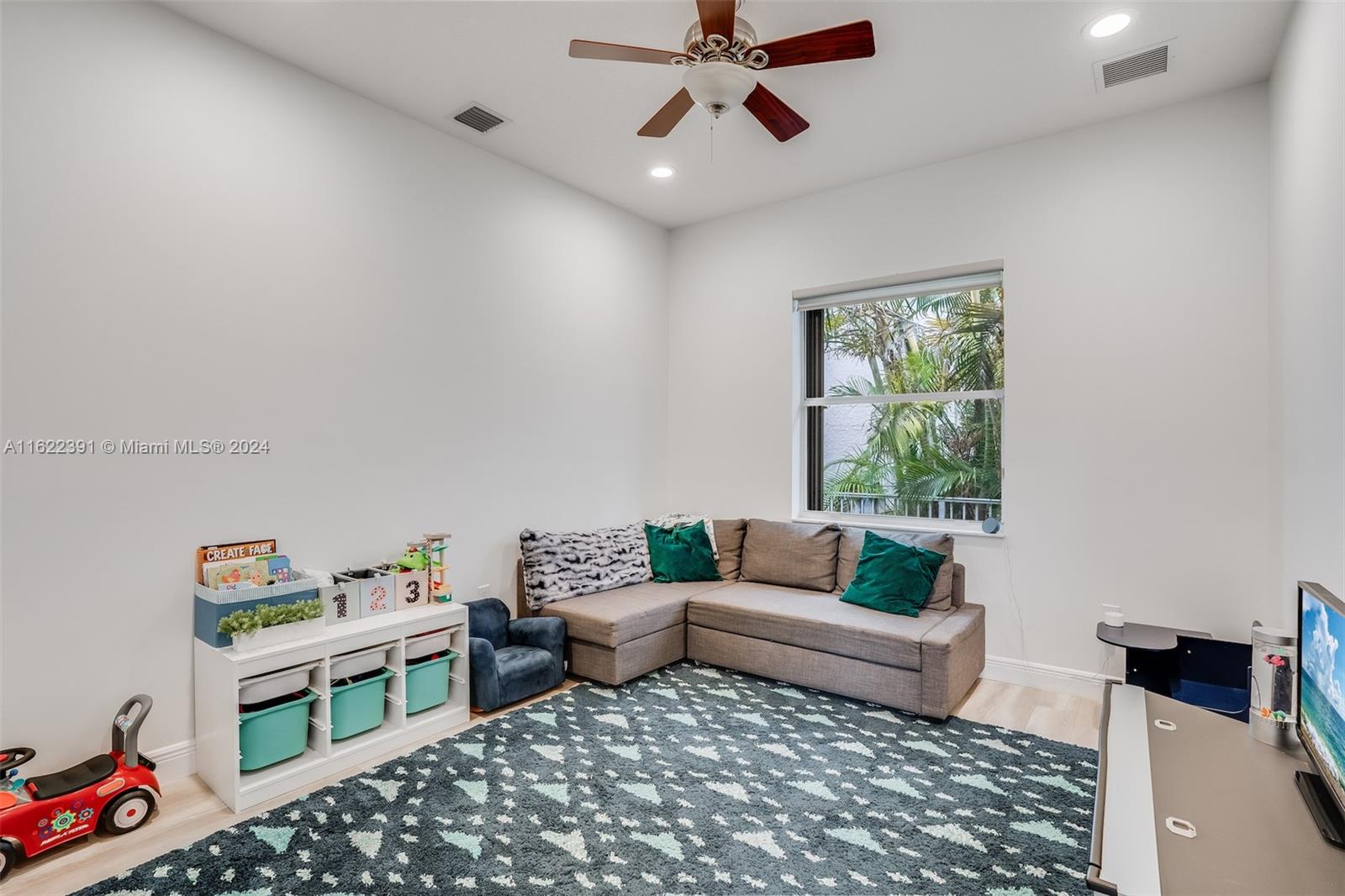 SUNSET LAKES PLAT TWO - Residential