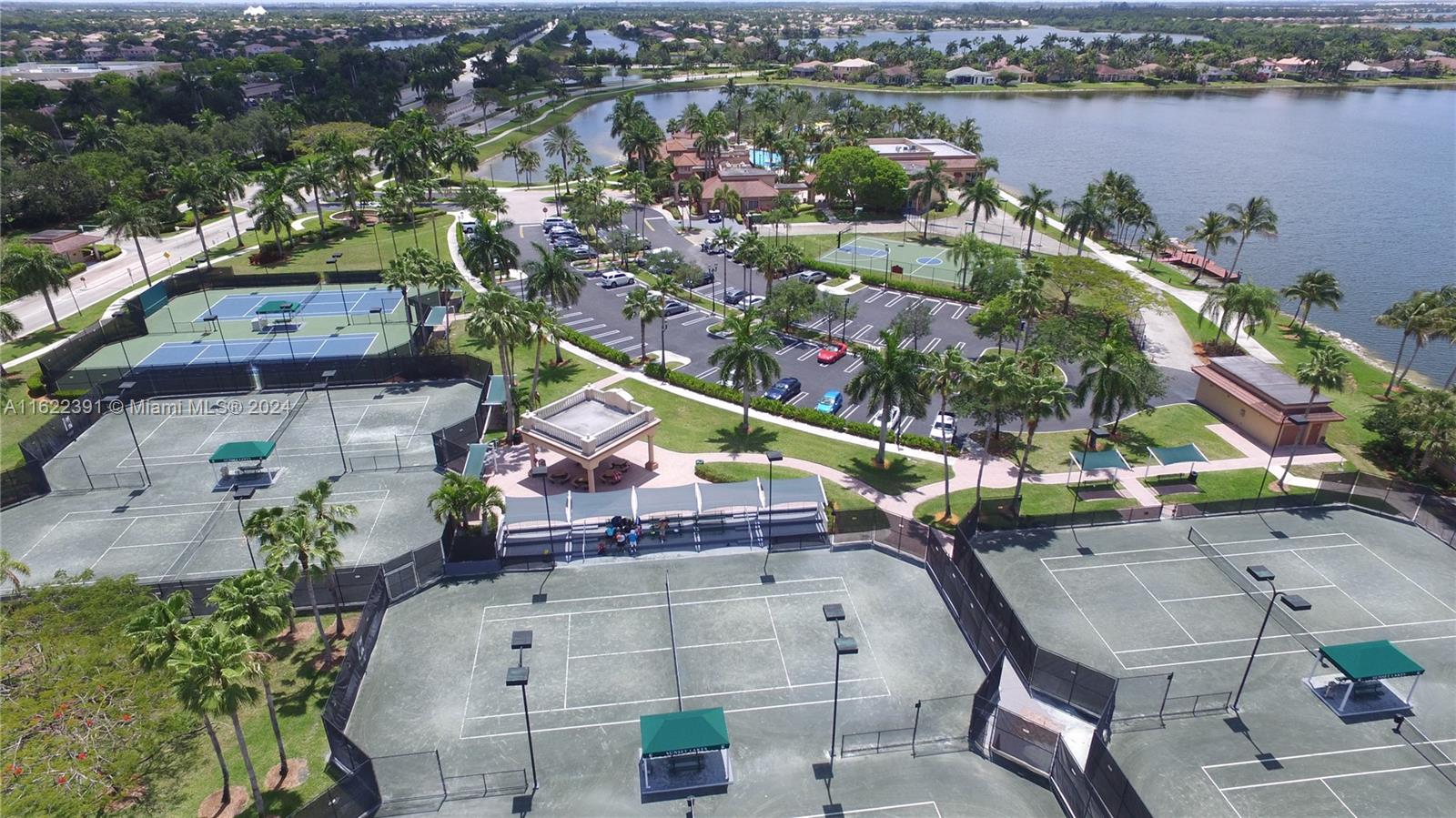 SUNSET LAKES PLAT TWO - Residential