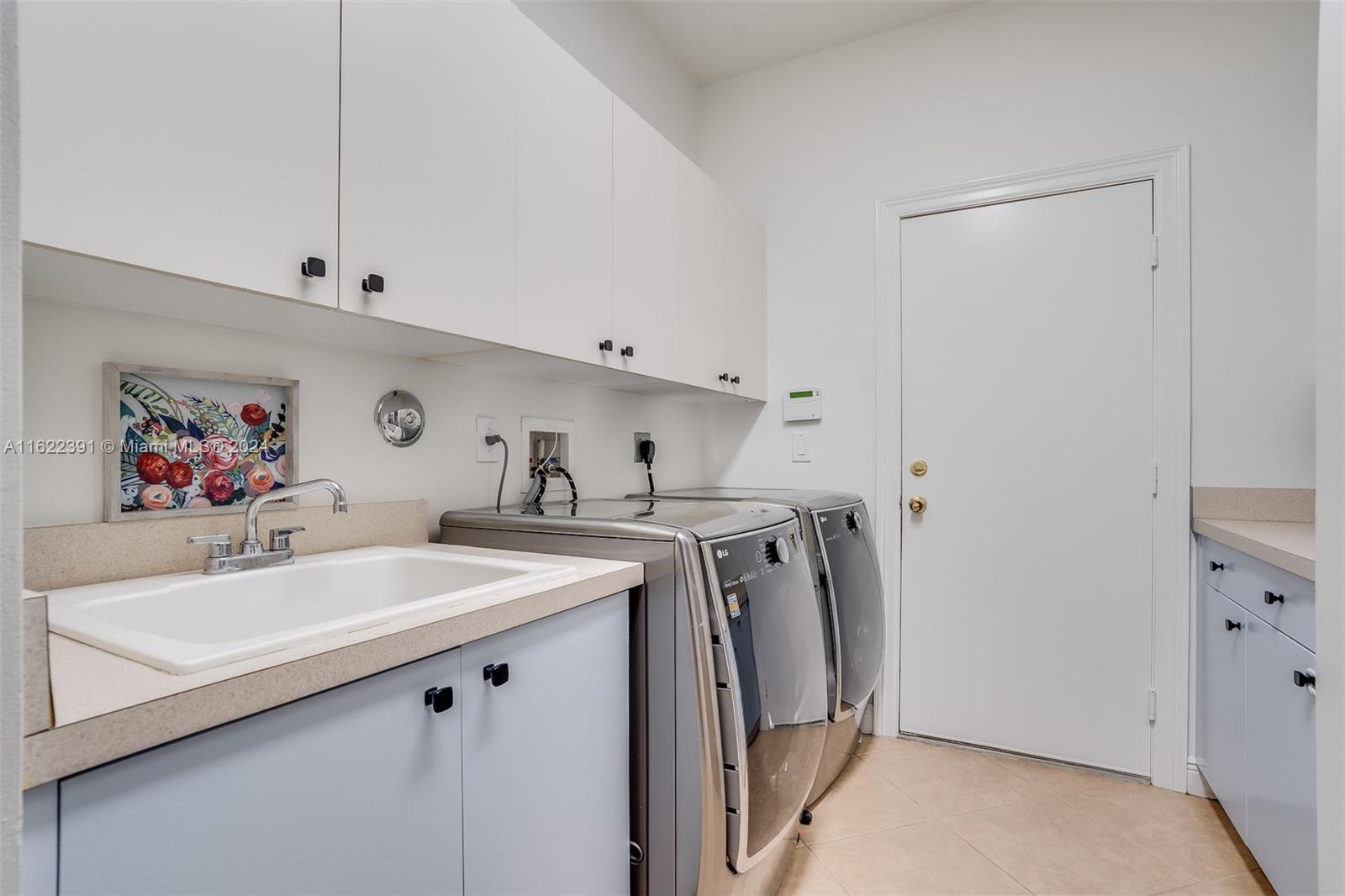 SUNSET LAKES PLAT TWO - Residential