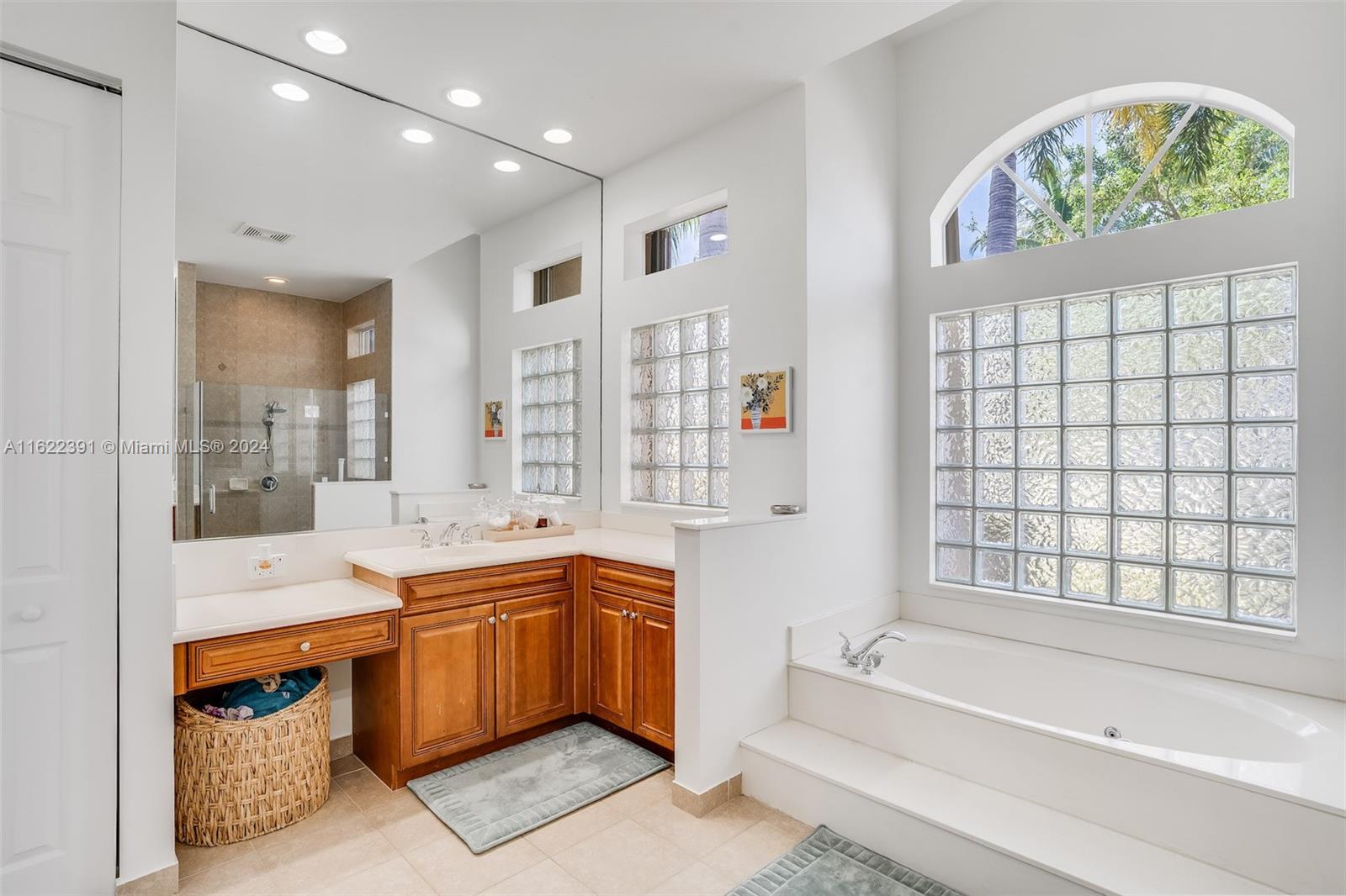 SUNSET LAKES PLAT TWO - Residential