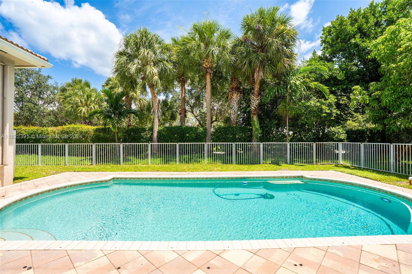 SUNSET LAKES PLAT TWO - Residential