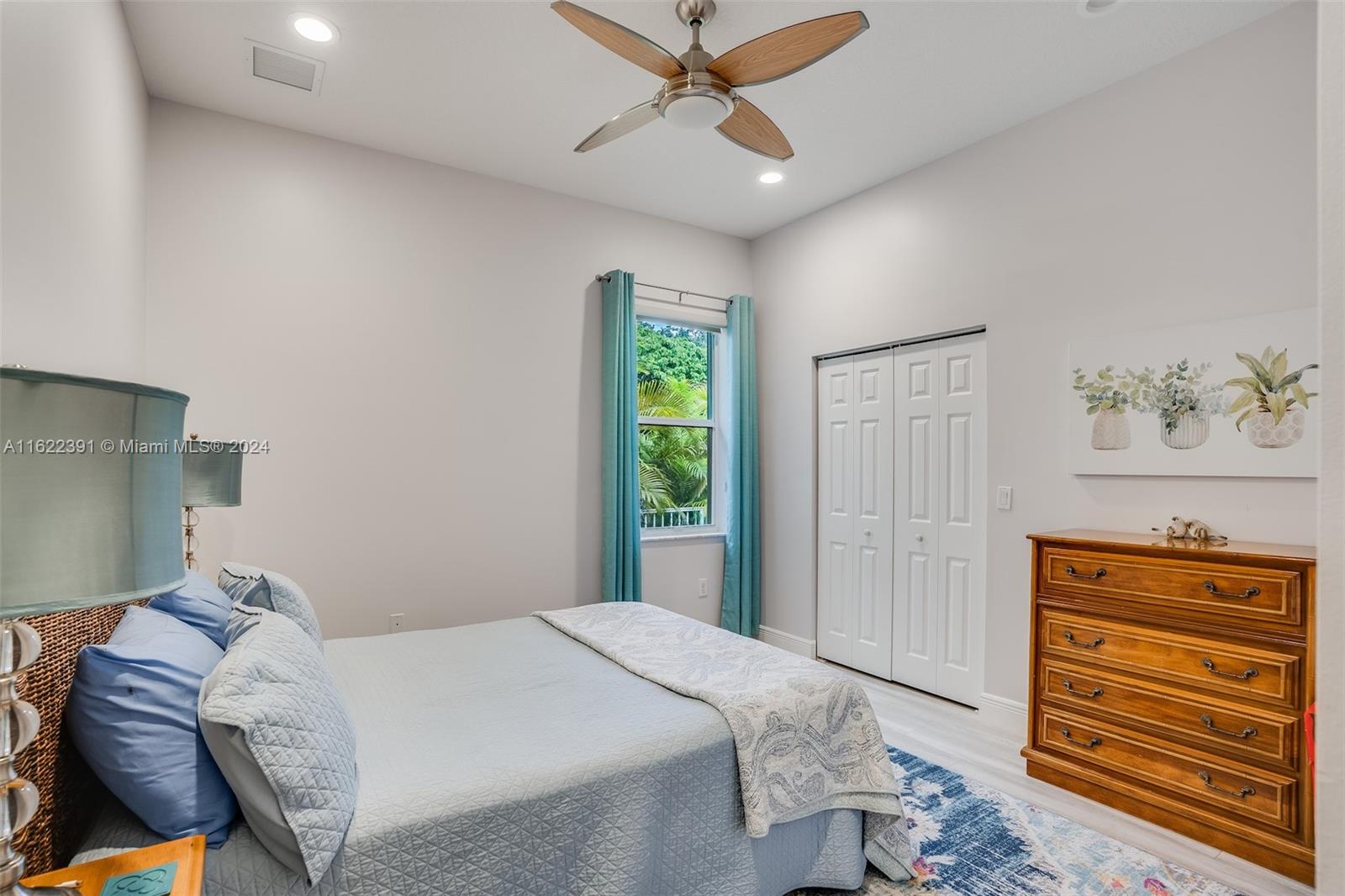 SUNSET LAKES PLAT TWO - Residential
