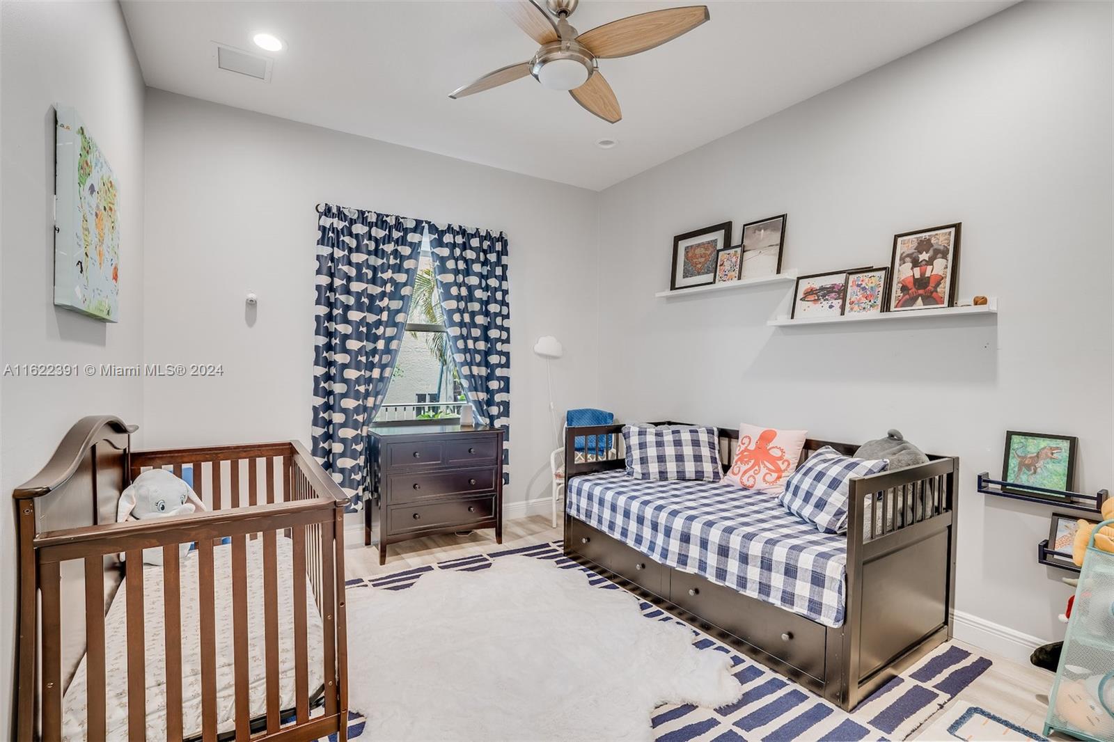 SUNSET LAKES PLAT TWO - Residential