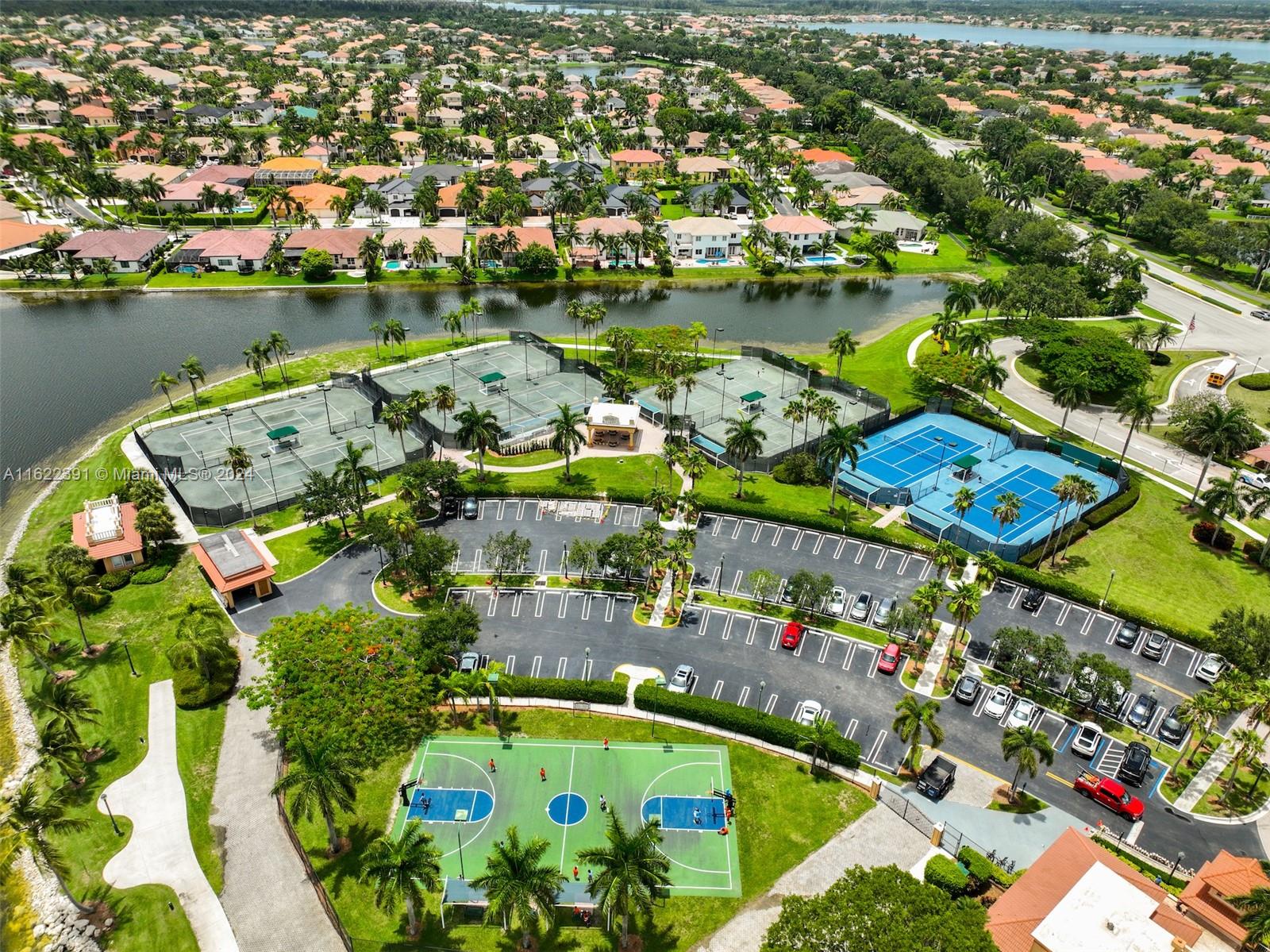 SUNSET LAKES PLAT TWO - Residential