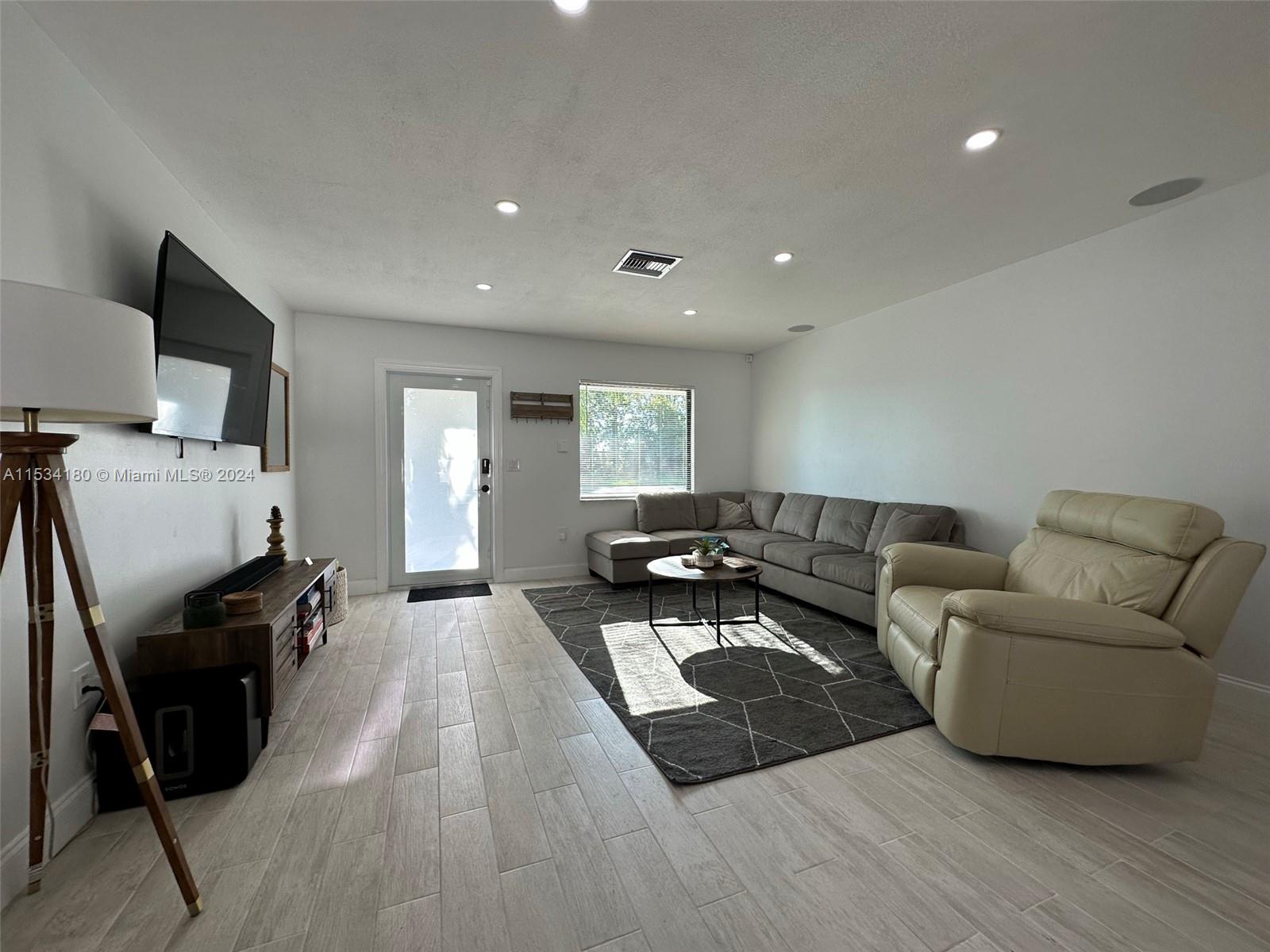 SUN N LAKES - Residential