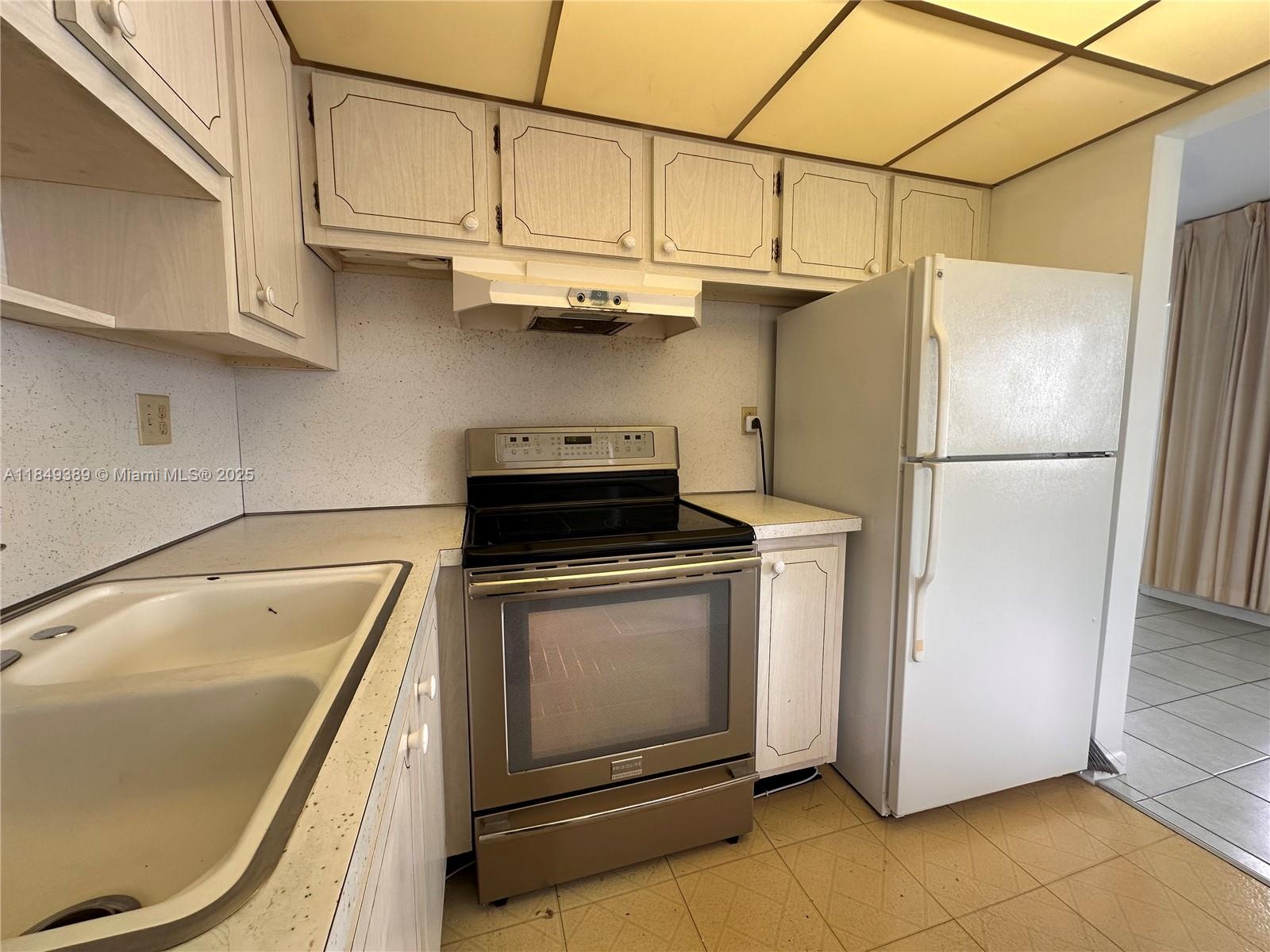 LAKESIDE POINT APT 14 CON - Residential Lease