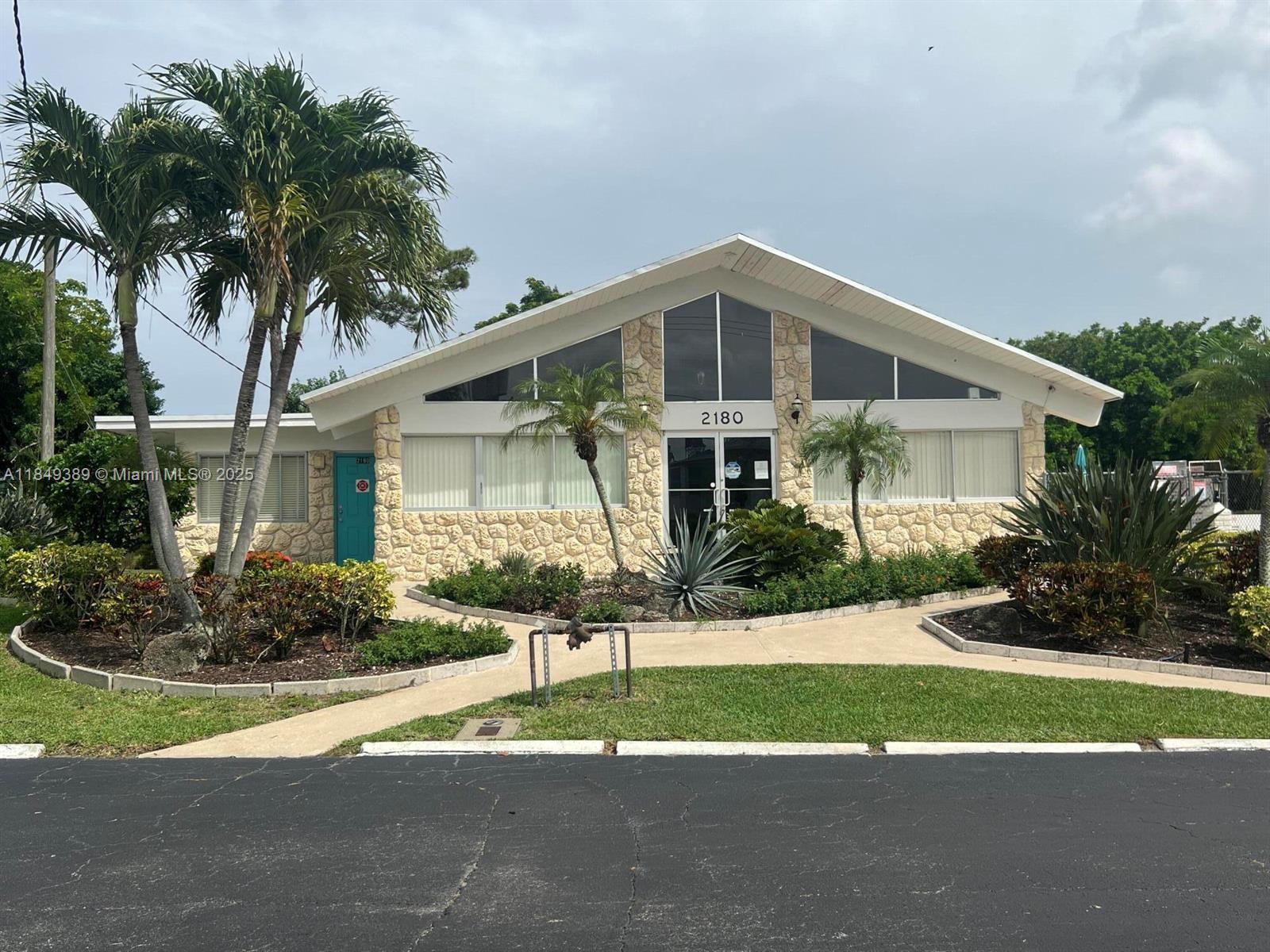LAKESIDE POINT APT 14 CON - Residential Lease