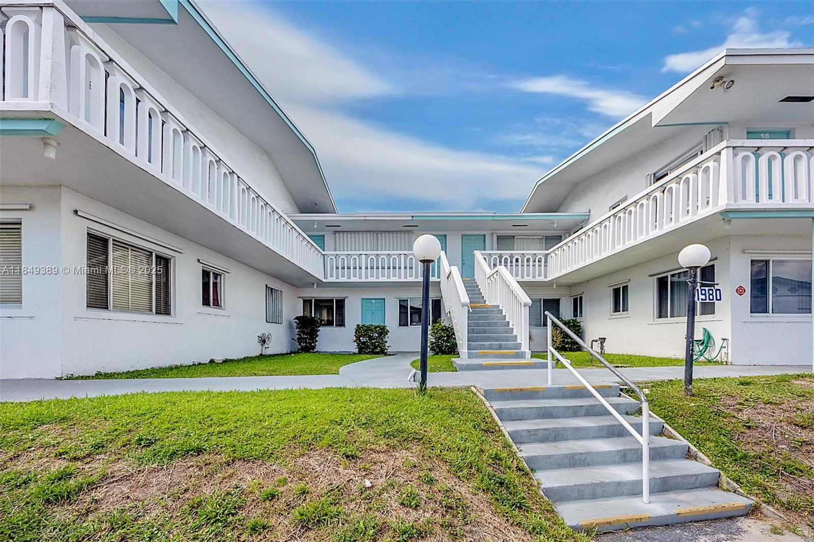 Enjoy a light and bright 1st-floor condo in this 55+ community: only one set of stairs from the parking. Park right in front of the apartment! Nice and ample living area, a big primary bedroom with spacious closets, and a complete kitchen with stainless steel appliances, range, and microwave (the microwave will go above the range before move-in). Year-round comfy enclosed patio.
The 55-plus community of Lakeside Point Gardens features a large heated pool, a clubhouse, and is situated right across from Lake Osborne, which boasts a shaded walking trail, and is also near John Prince Park.