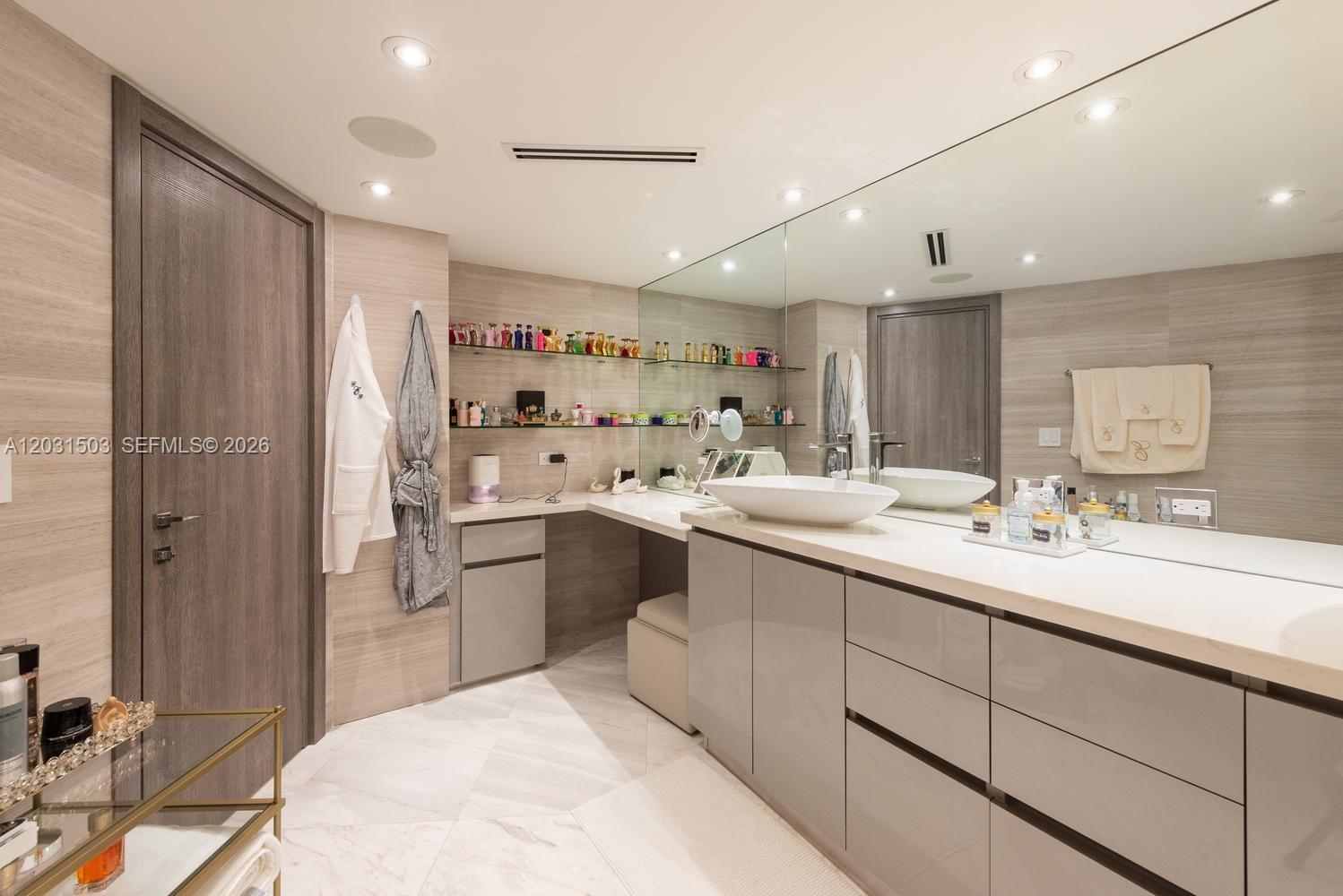 FIFTY SIX-SIXTY COLLINS A - Residential
