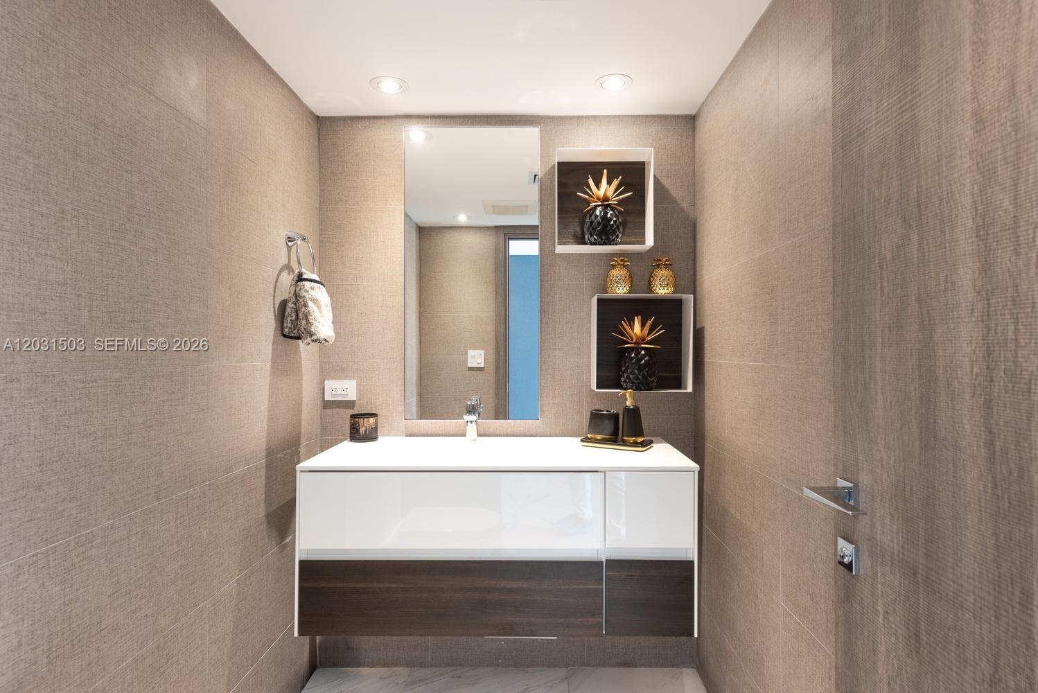 FIFTY SIX-SIXTY COLLINS A - Residential