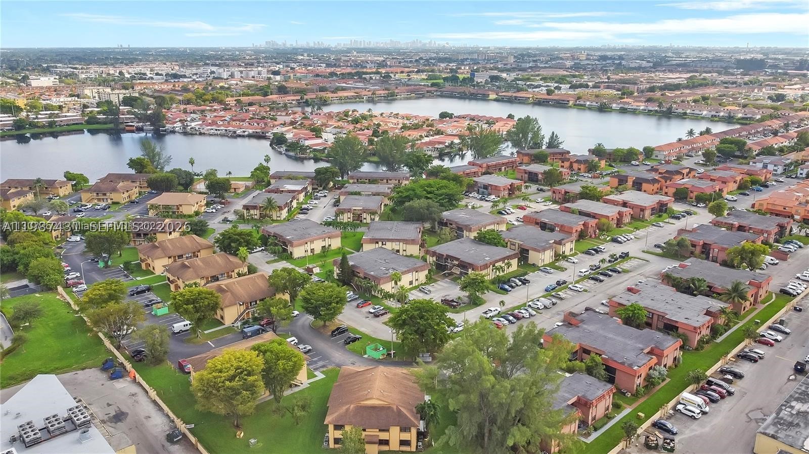 LAGO GRANDE CONDO THREE B - Residential