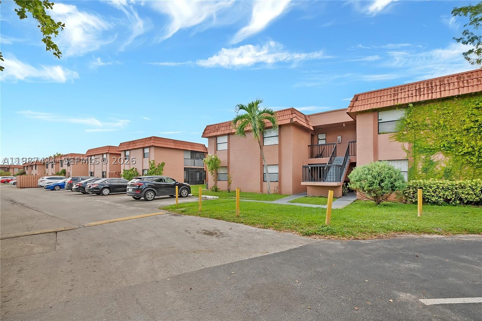 LAGO GRANDE CONDO THREE B - Residential