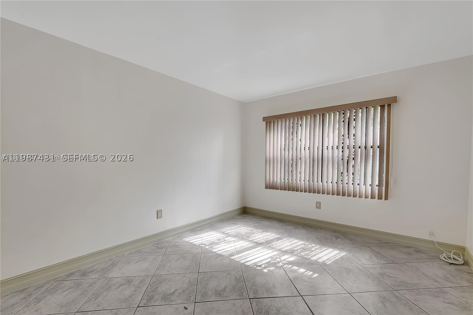 LAGO GRANDE CONDO THREE B - Residential