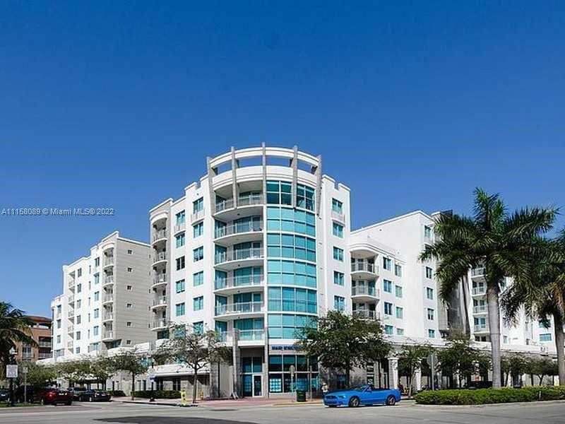 Located South of Fifth, only 2 blocks from the Ocean, this bright and large unit is the perfect Beach Pad with 826 SQ.FT. 1BR/ 1.5 BATH, plus private balcony,  gourmet kitchen with wooden cabinetry and stainless steel appliances.
24 hour Security, front desk, pool, gym and 1 covered parking space 
Unit is rented till January 2023