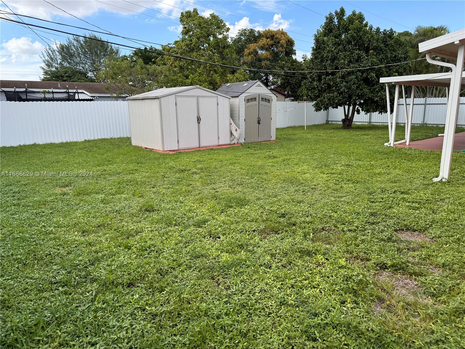 HIALEAH ESTATES - Residential