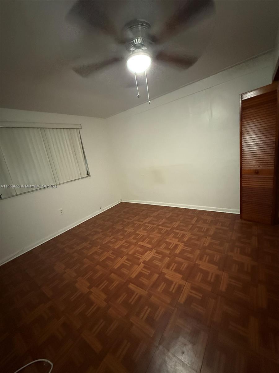 HIALEAH ESTATES - Residential