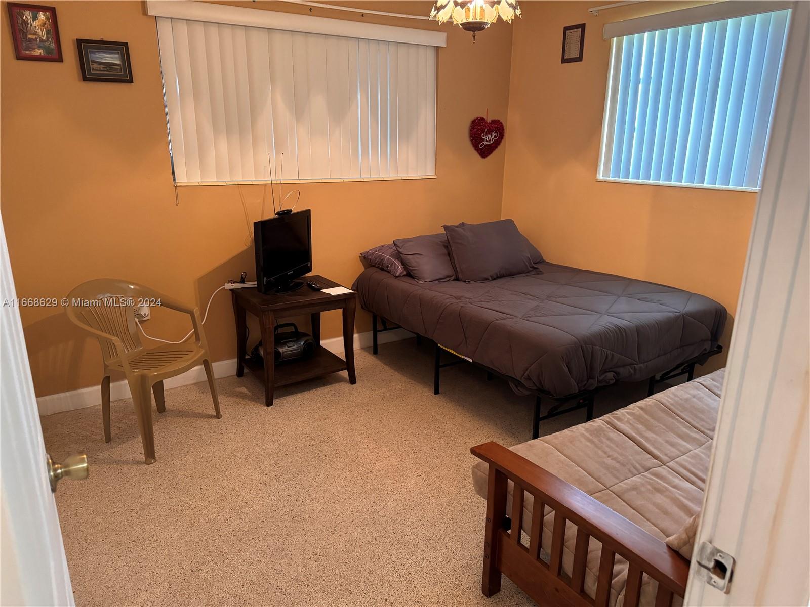HIALEAH ESTATES - Residential