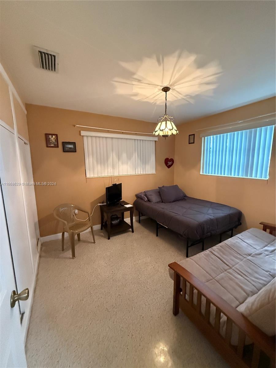 HIALEAH ESTATES - Residential