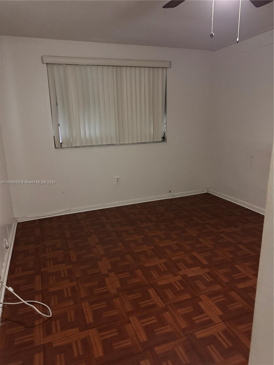 HIALEAH ESTATES - Residential