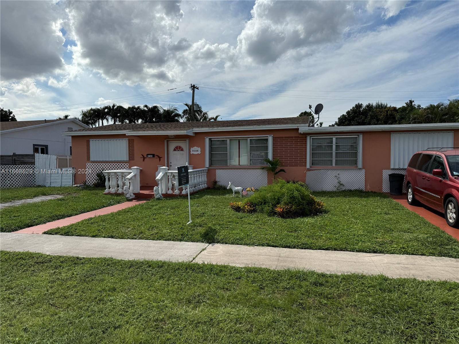 HIALEAH ESTATES - Residential