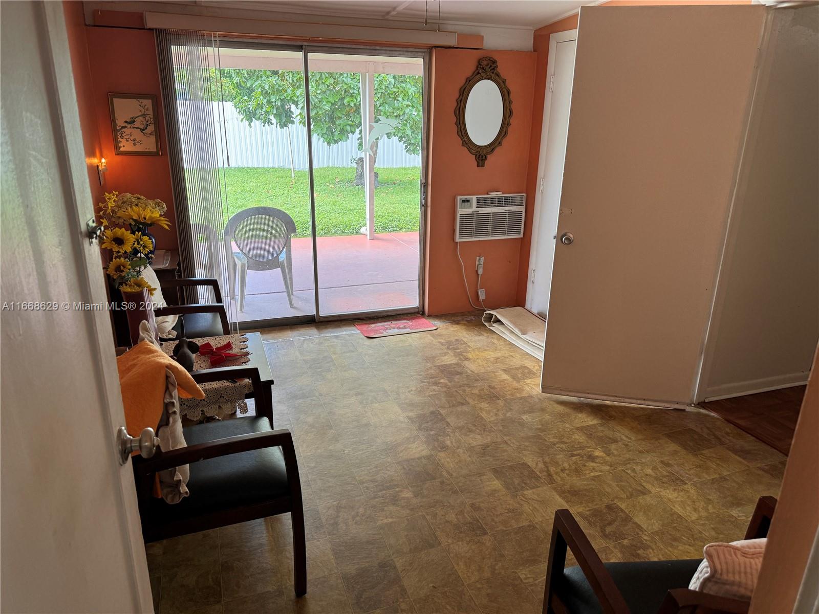 HIALEAH ESTATES - Residential