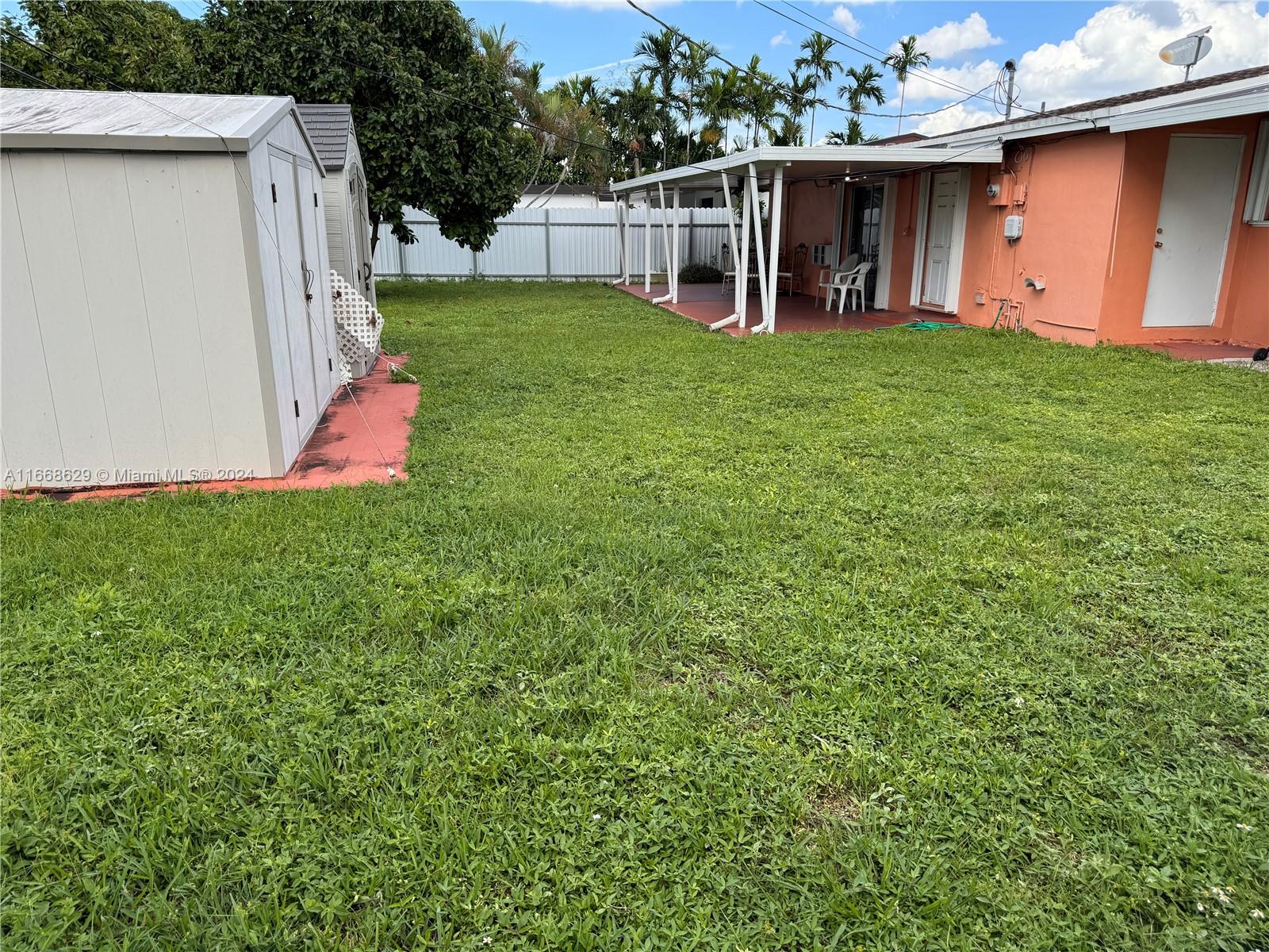 HIALEAH ESTATES - Residential
