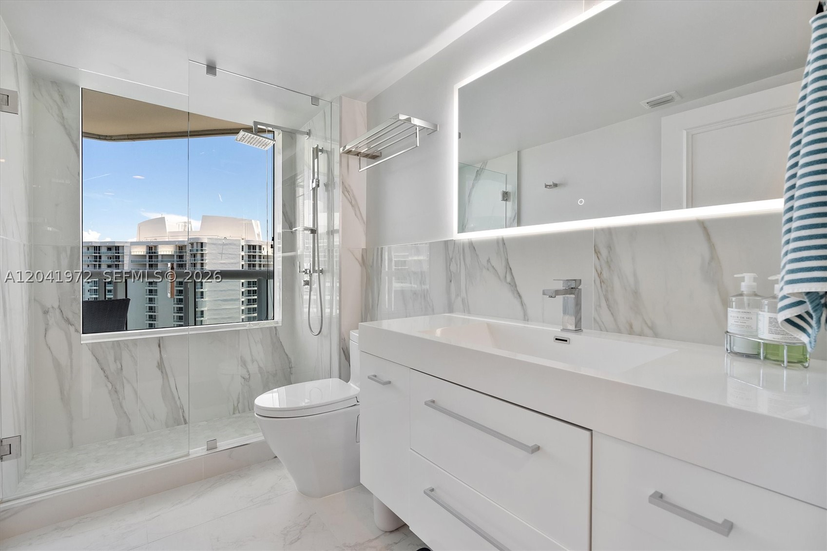 NORTH TOWER AT THE POINT - Residential