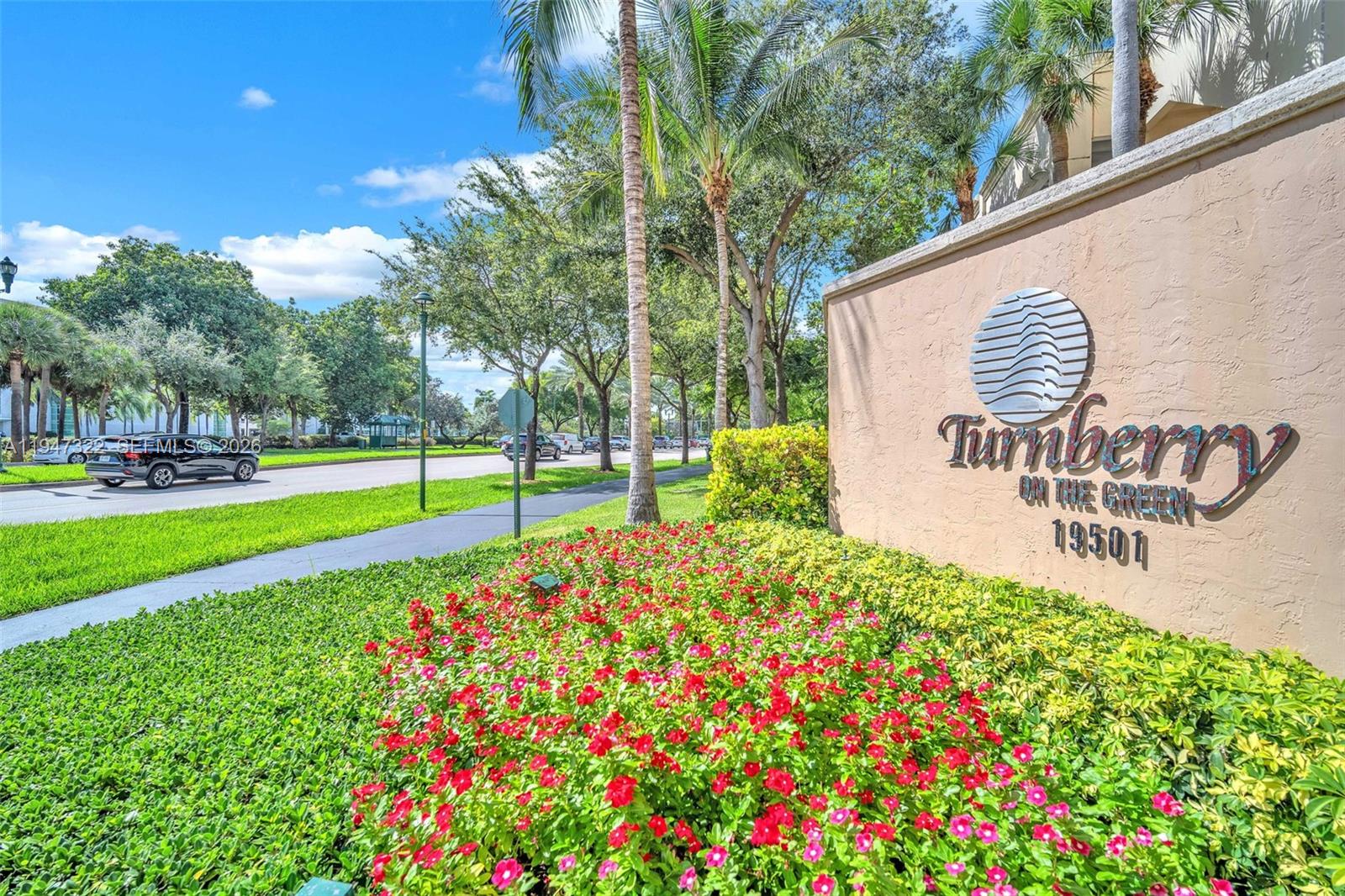 TURNBERRY ON THE GREEN CO - Residential