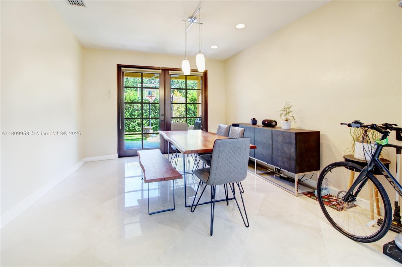 CUTLER CAY - Residential